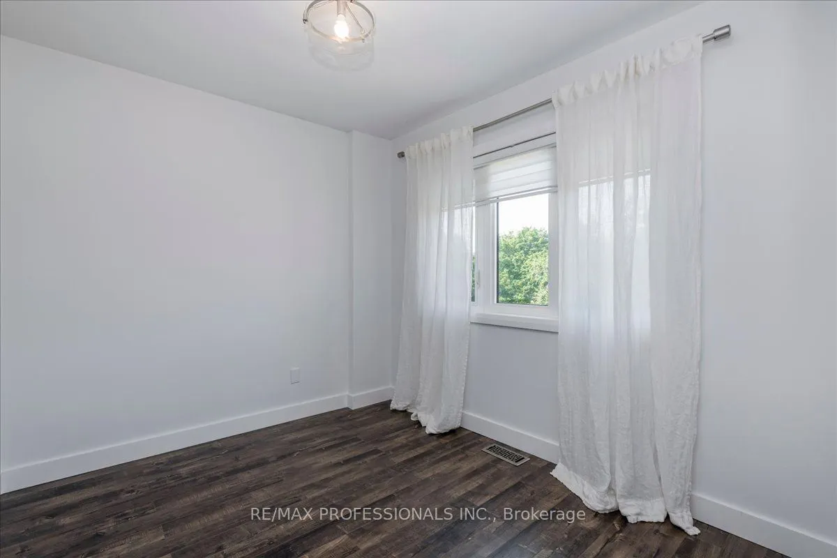 10 Corrie Crescent