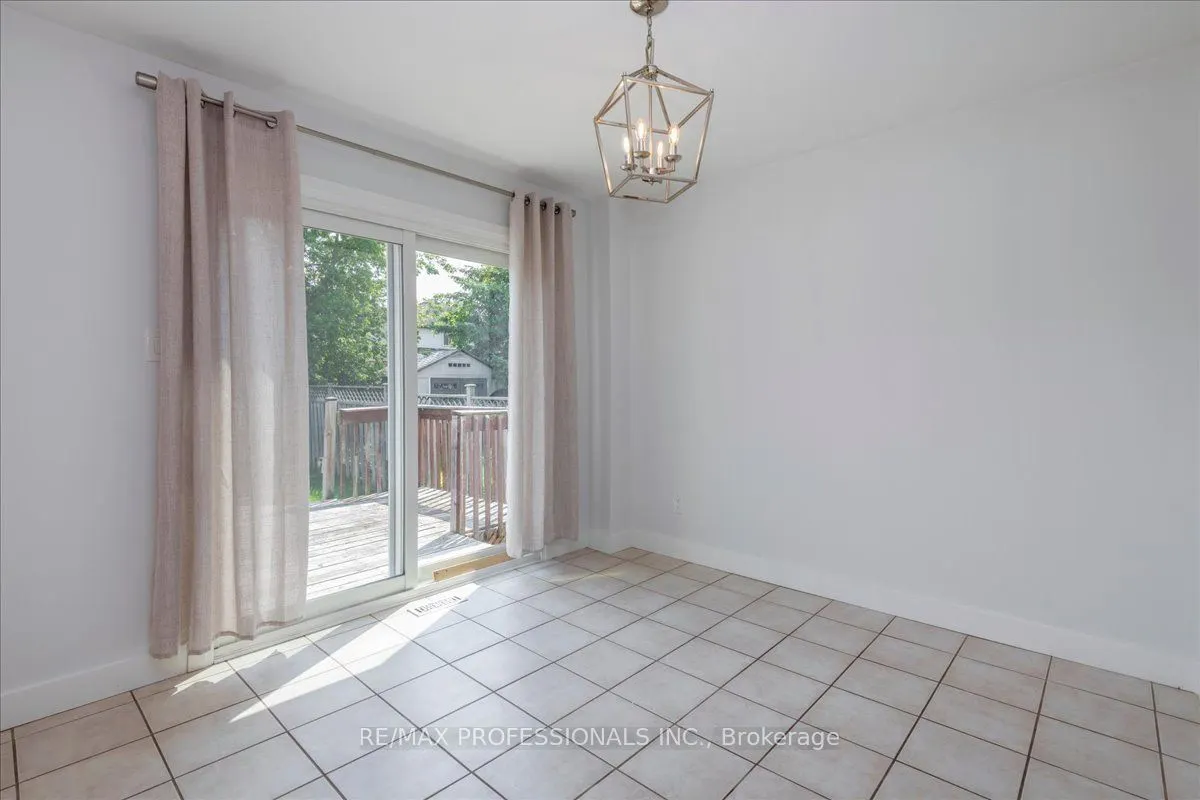 10 Corrie Crescent