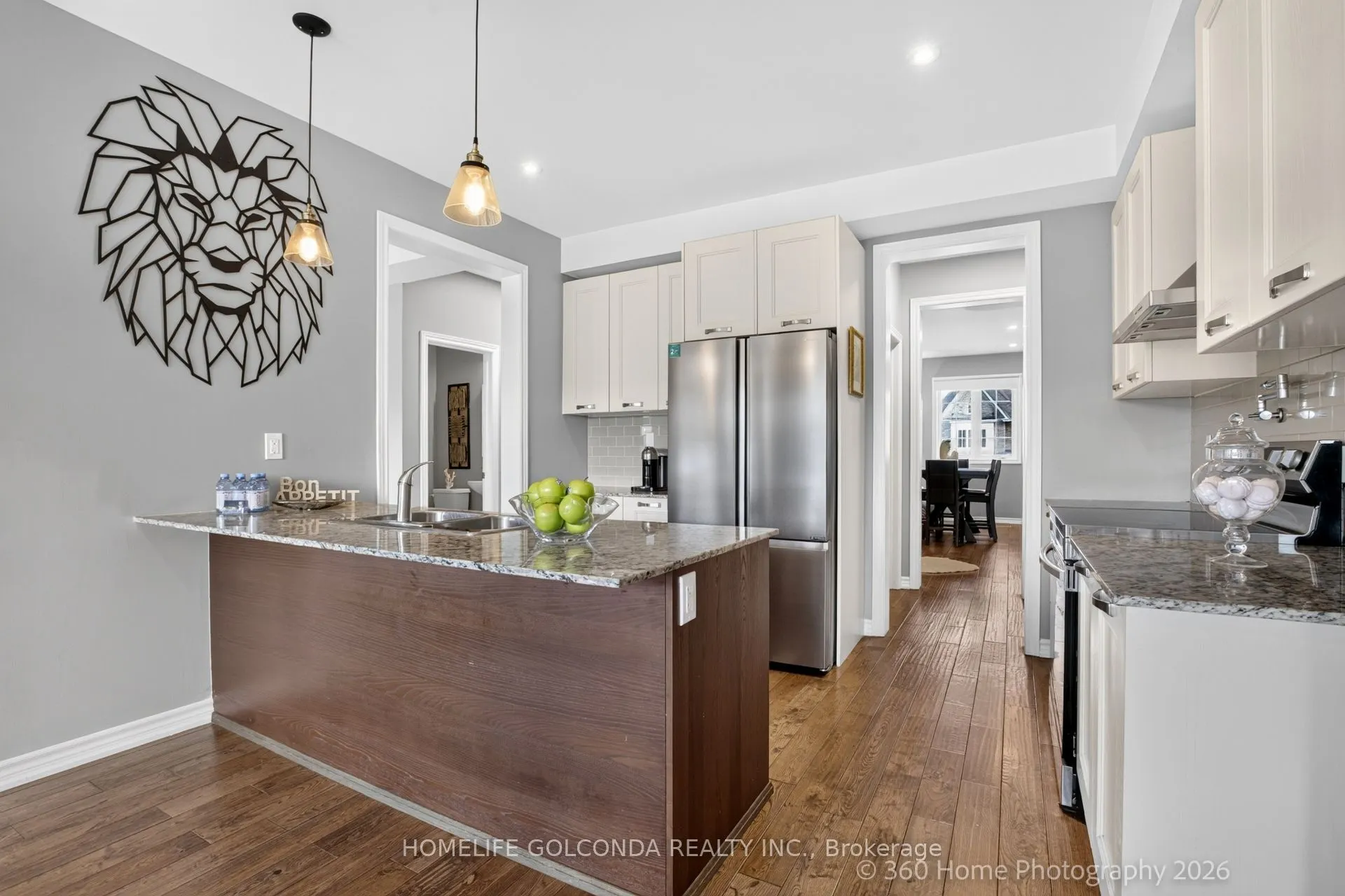 40 Ridge Gate Crescent