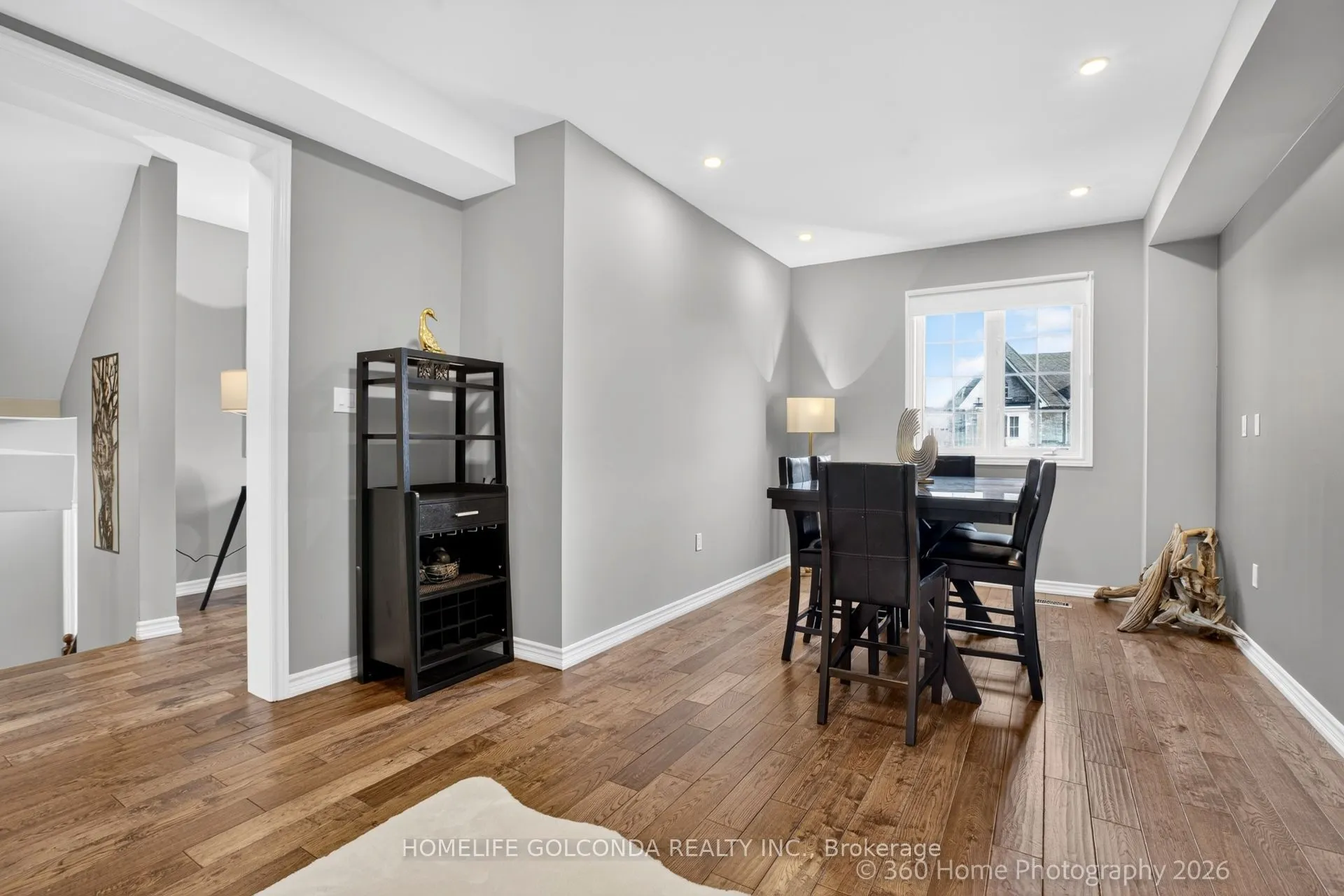 40 Ridge Gate Crescent