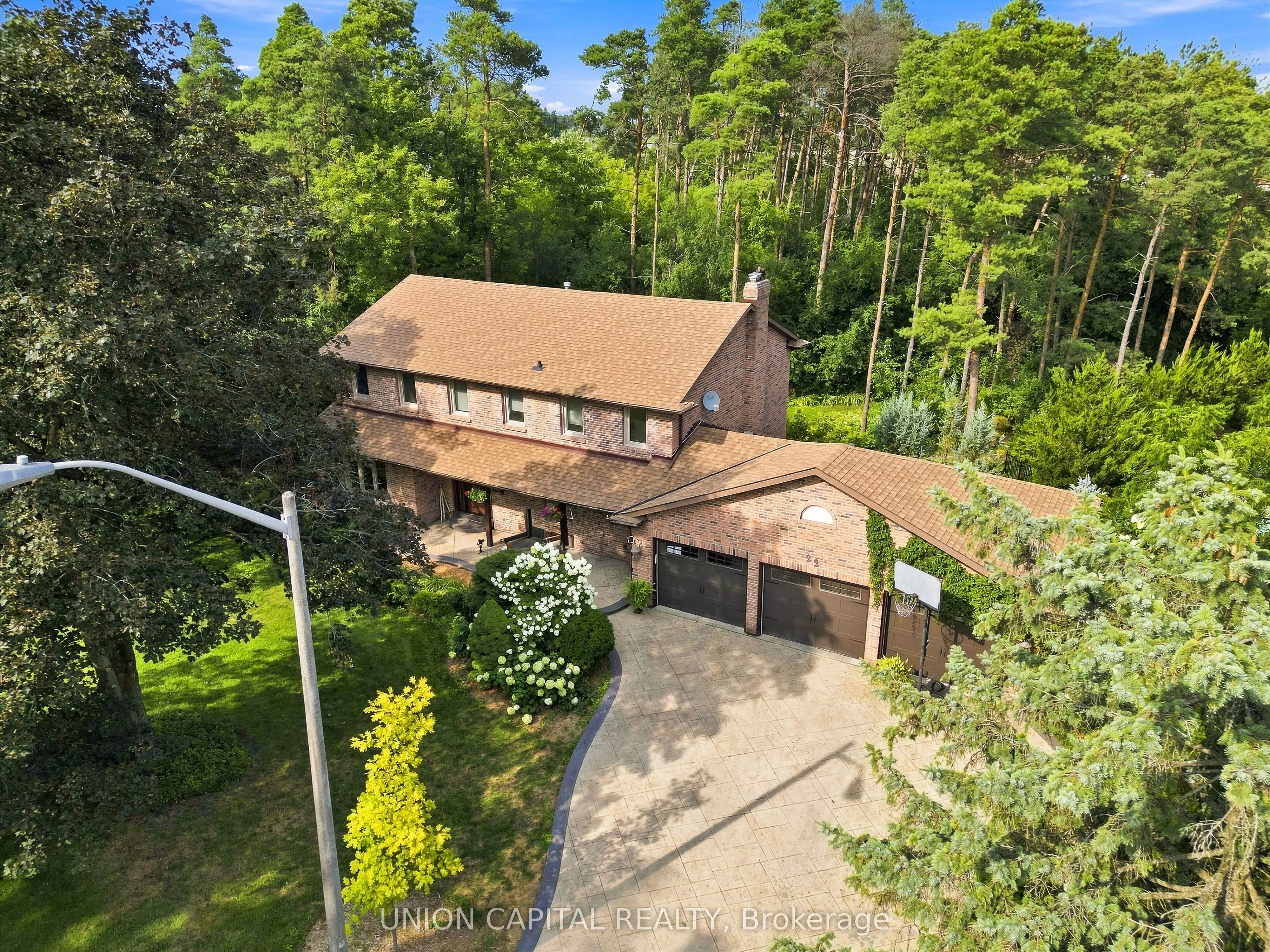 22 Cynthia Crescent