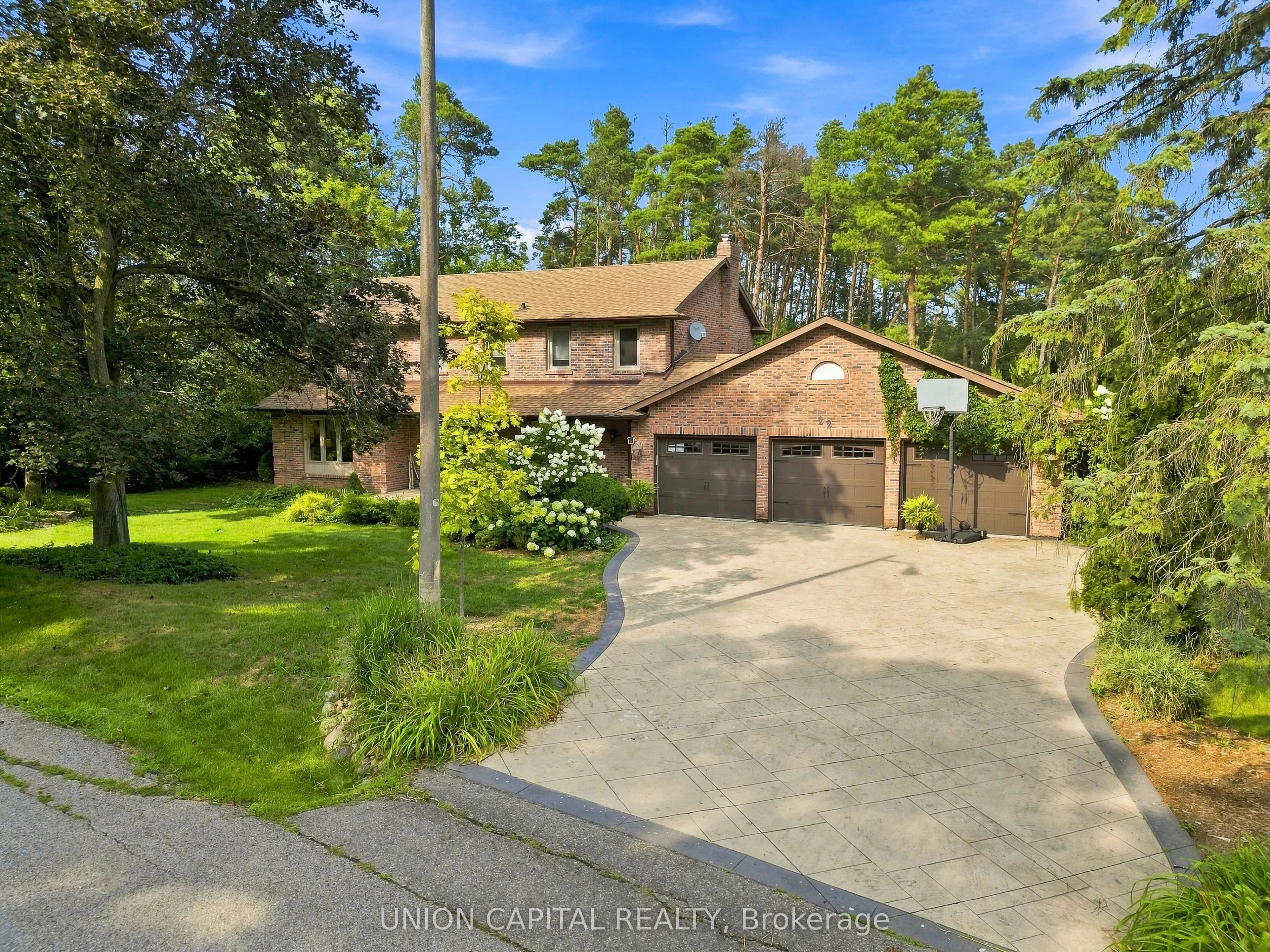 22 Cynthia Crescent
