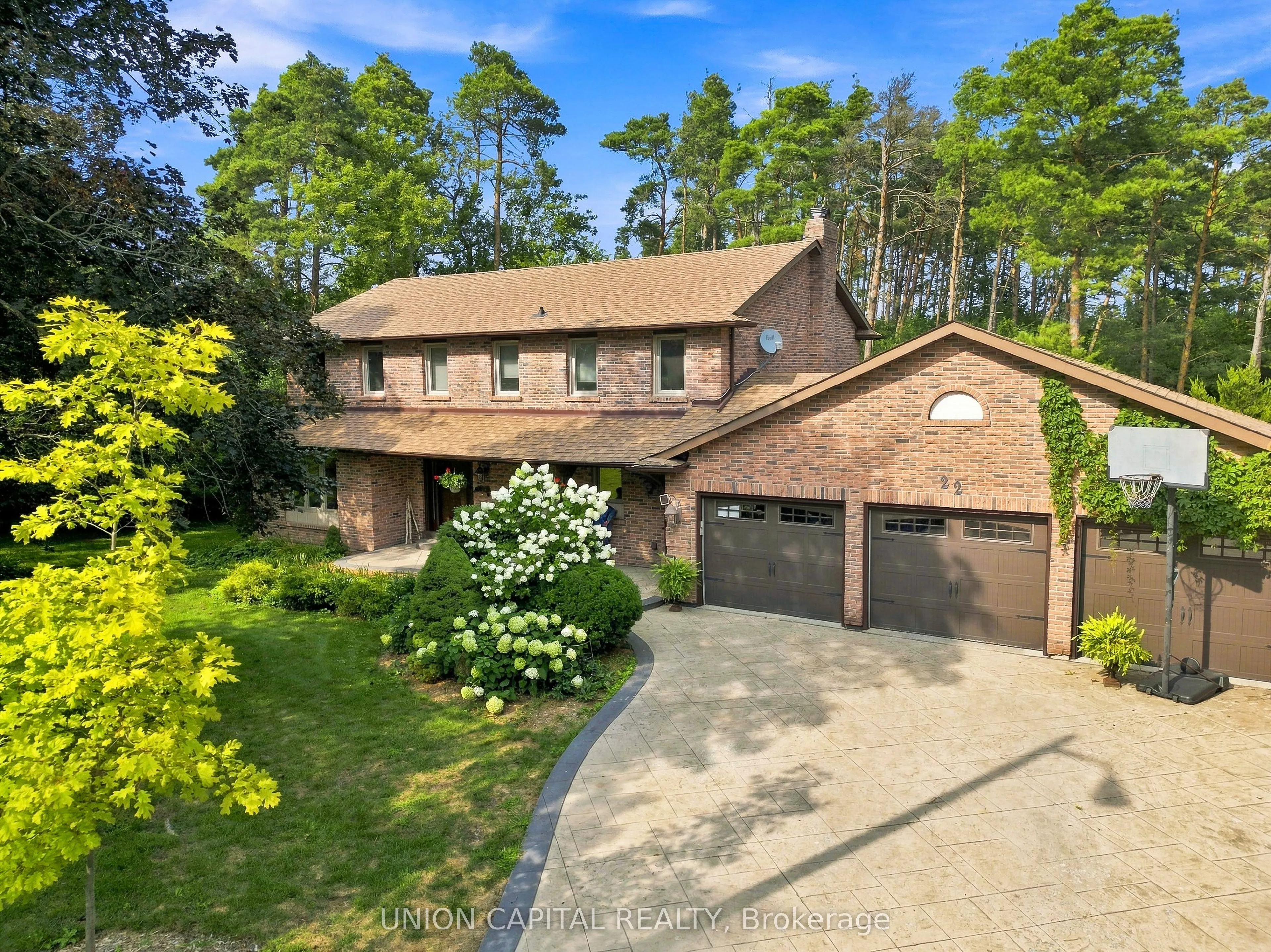 22 Cynthia Crescent
