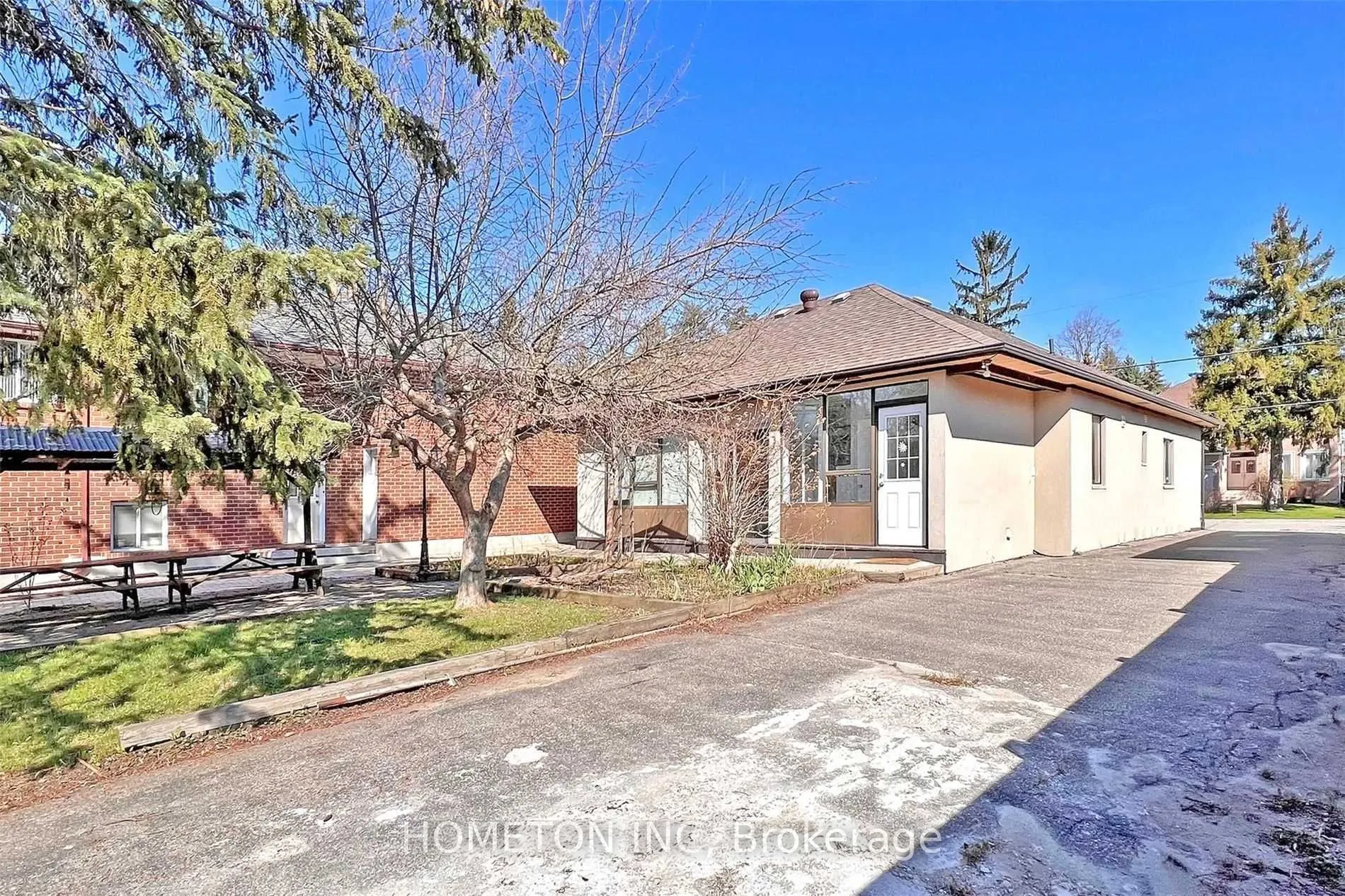 95 Yongehurst Road