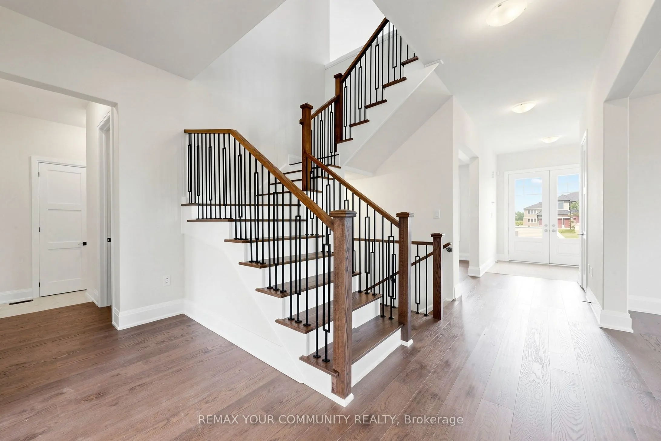 33 Lorrain Hand Crescent