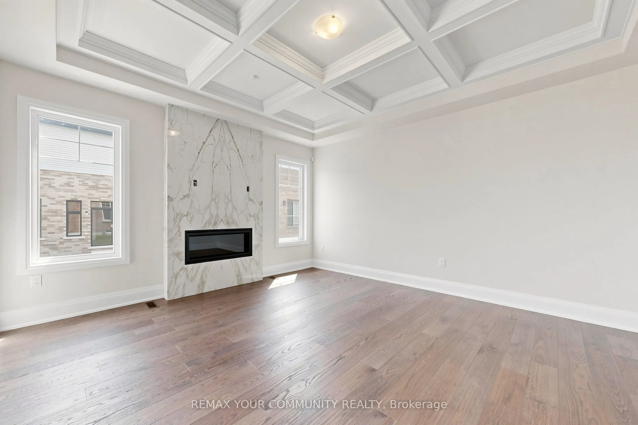 33 Lorrain Hand Crescent