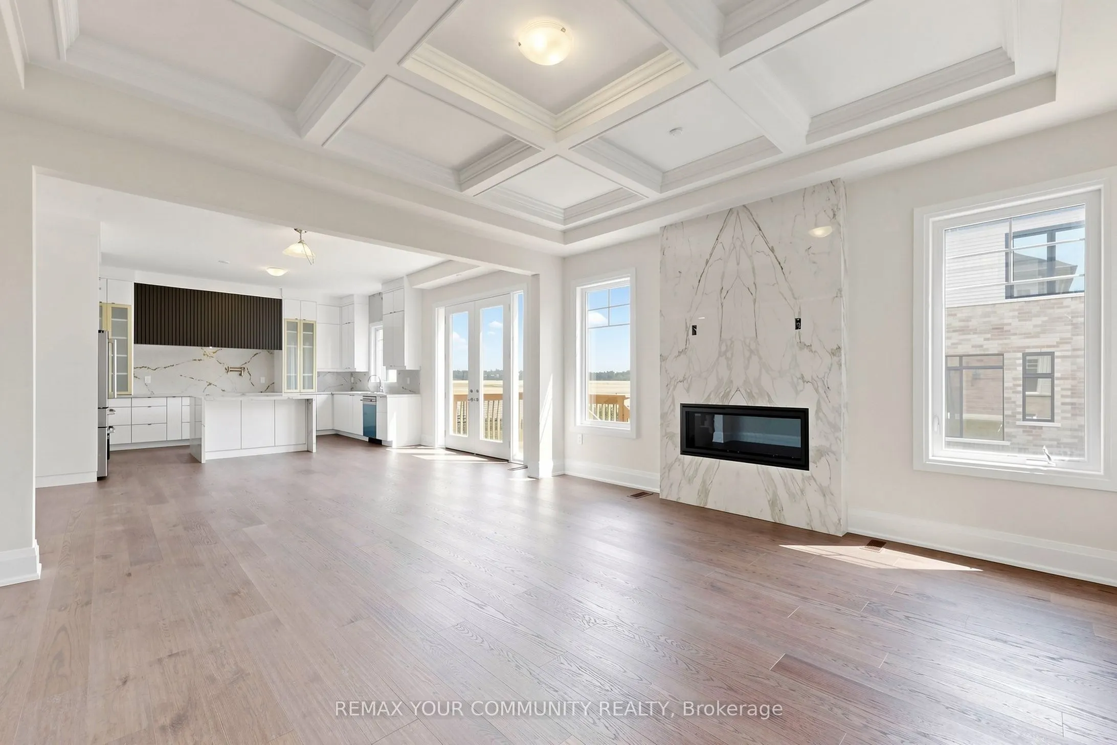 33 Lorrain Hand Crescent