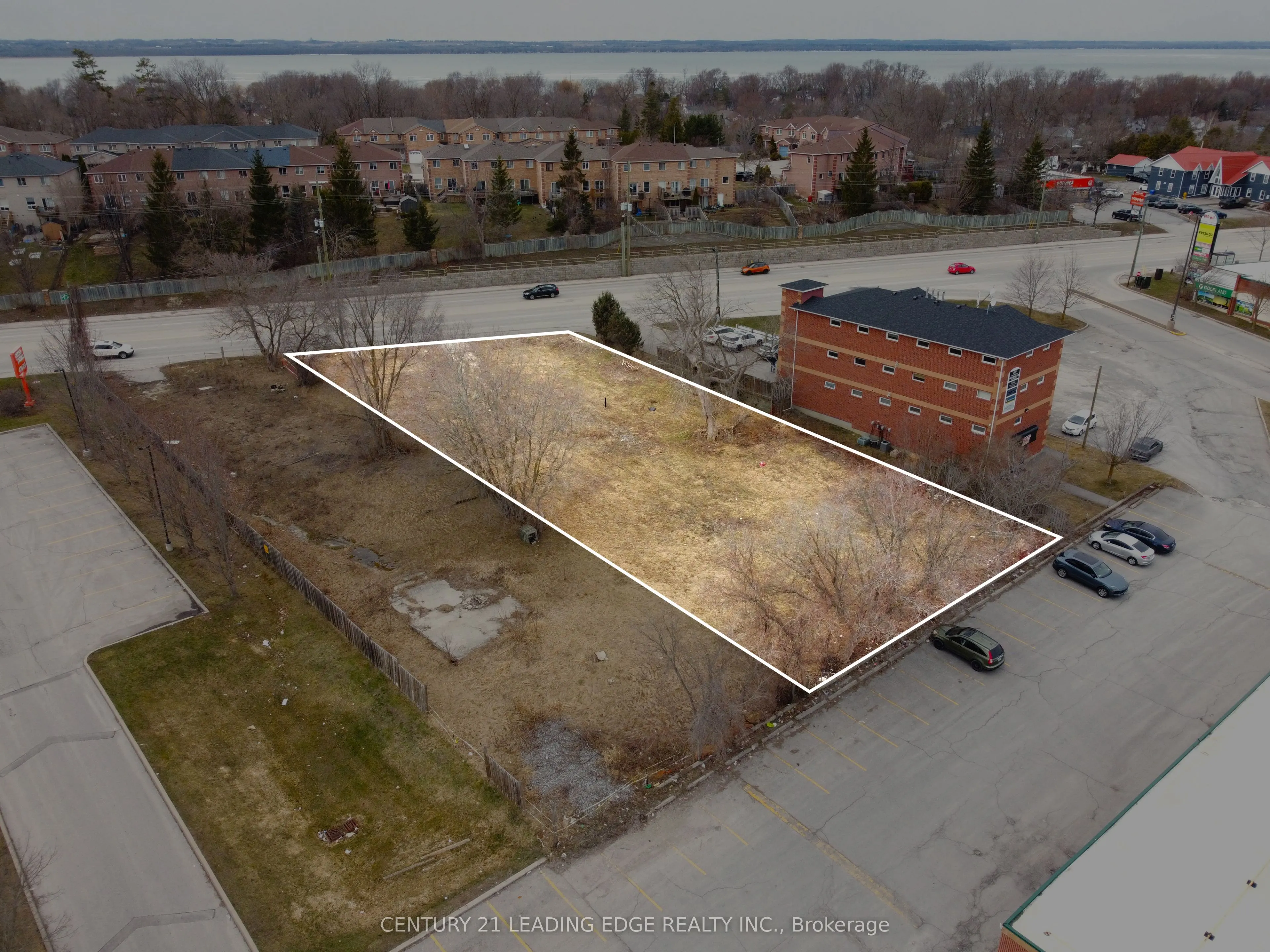 451 The Queensway S