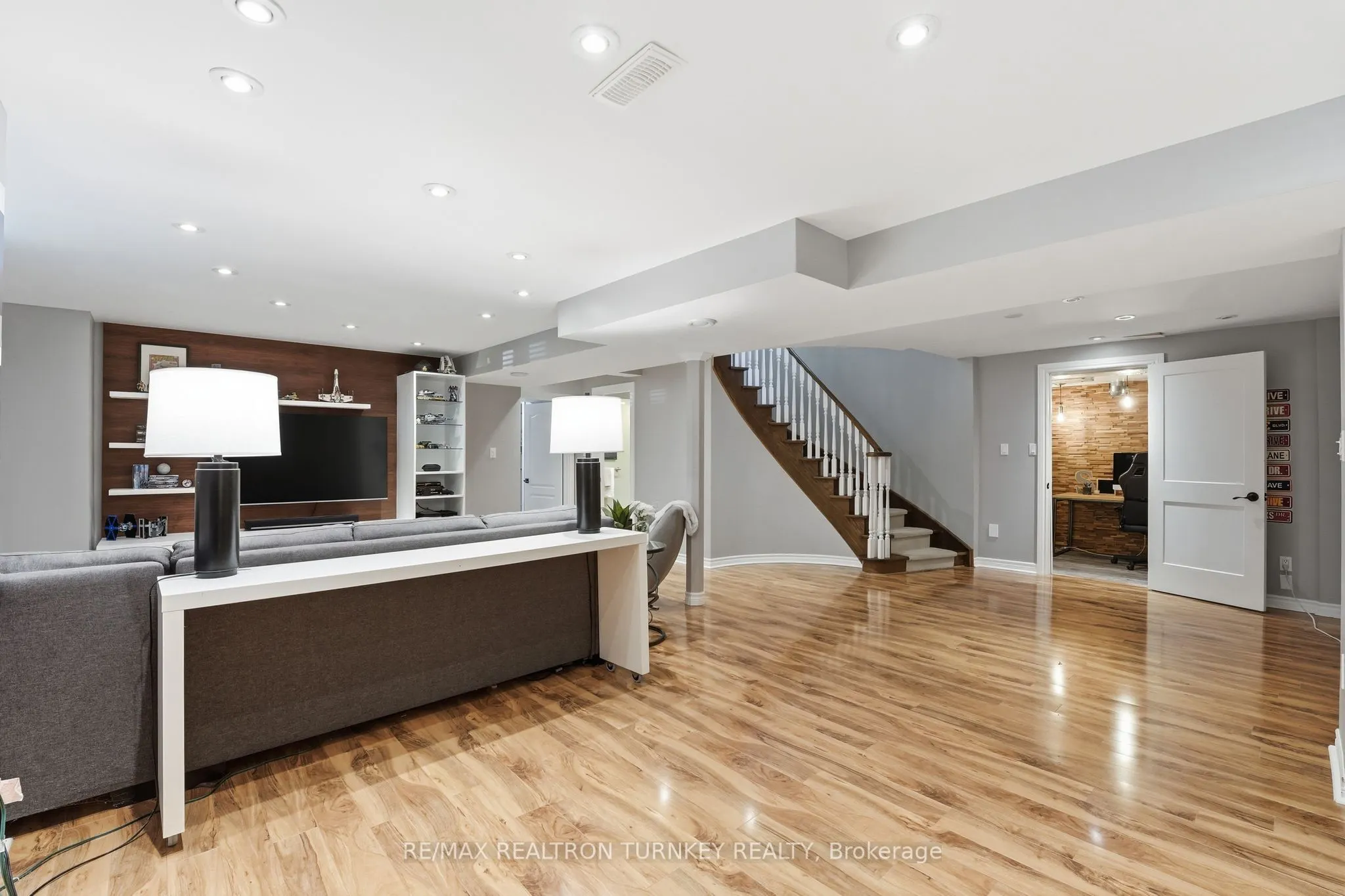 818 Exceller Circle