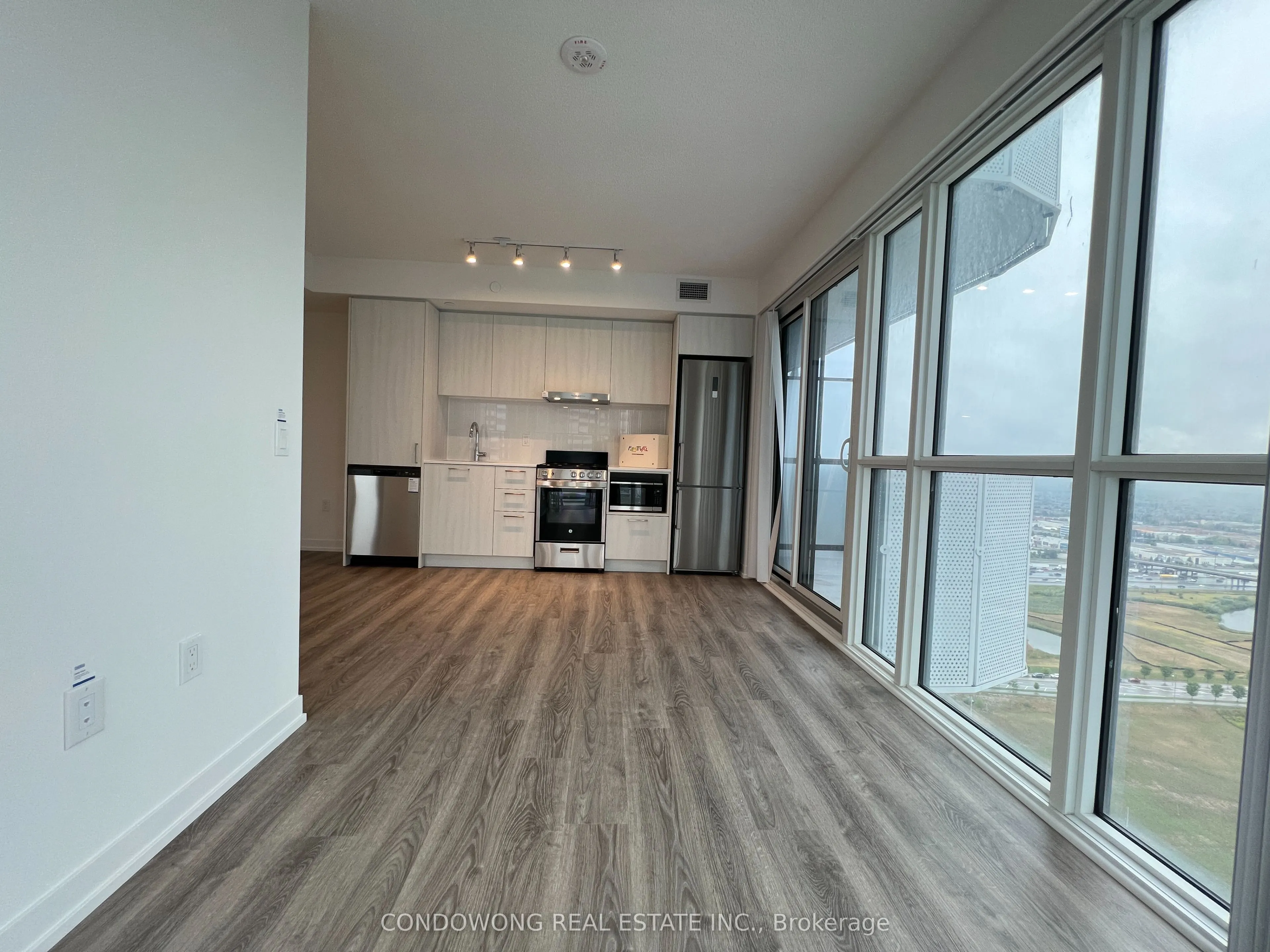 195 Commerce Street #4015