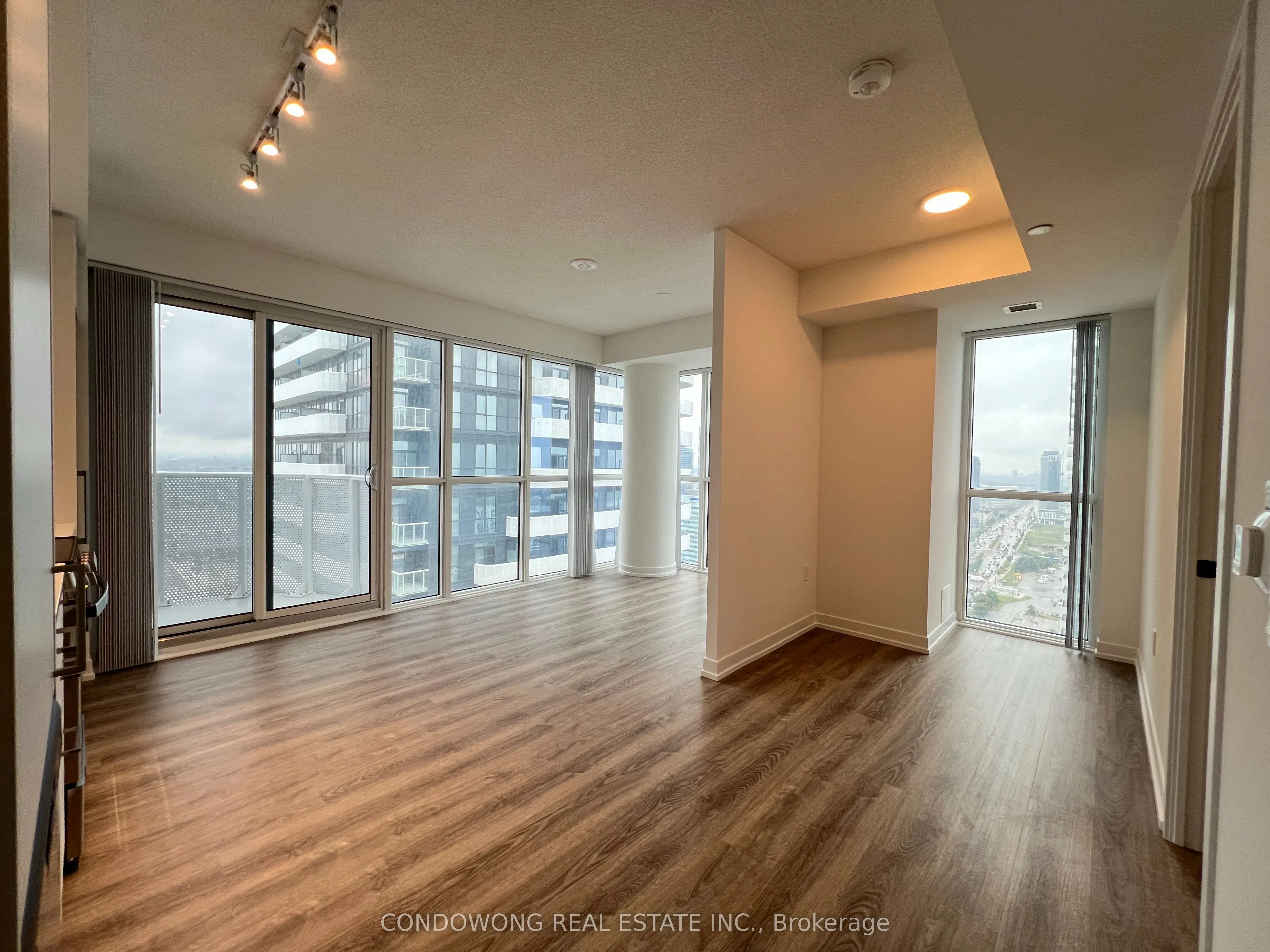 195 Commerce Street #4015