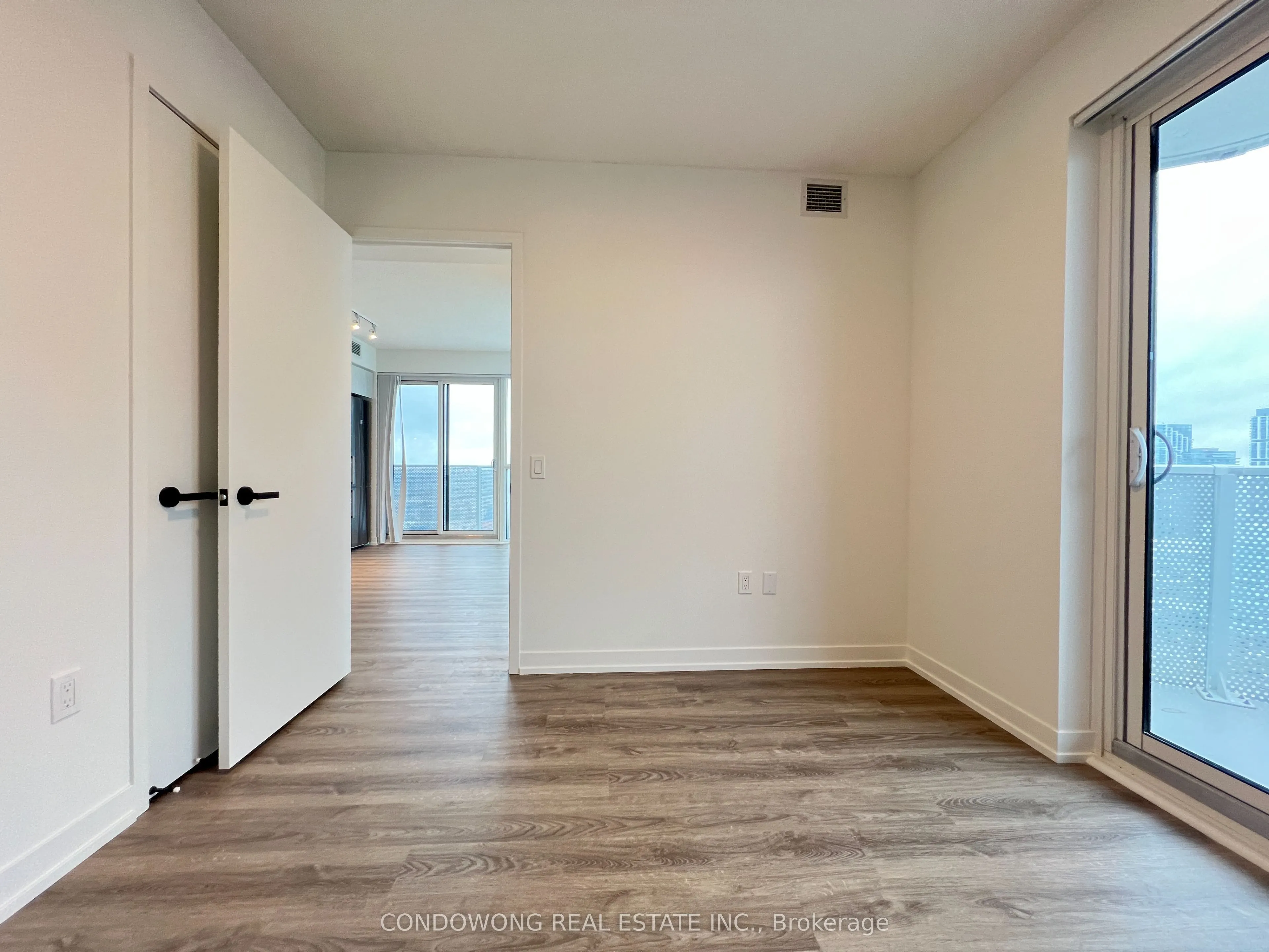 195 Commerce Street #4015