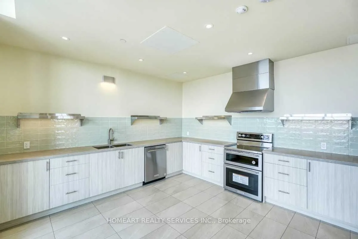 8960 Jane Street #314