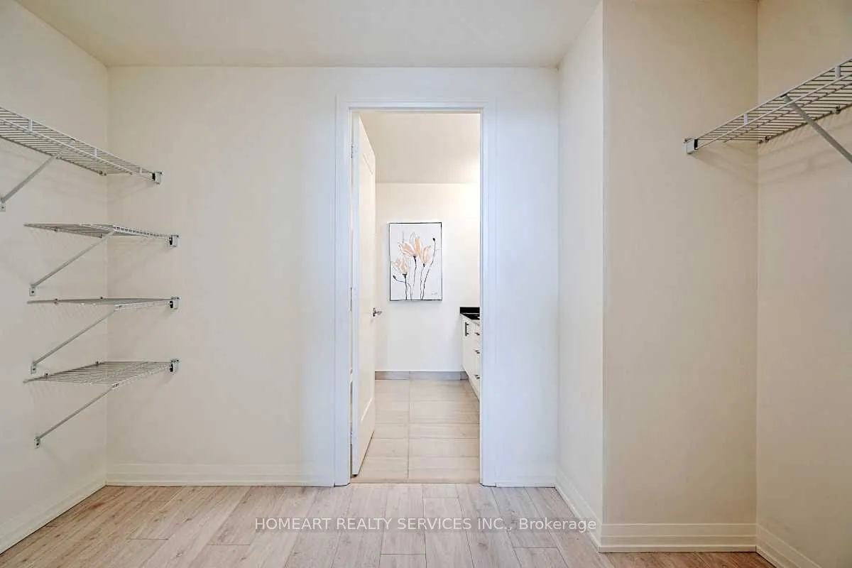 8960 Jane Street #314