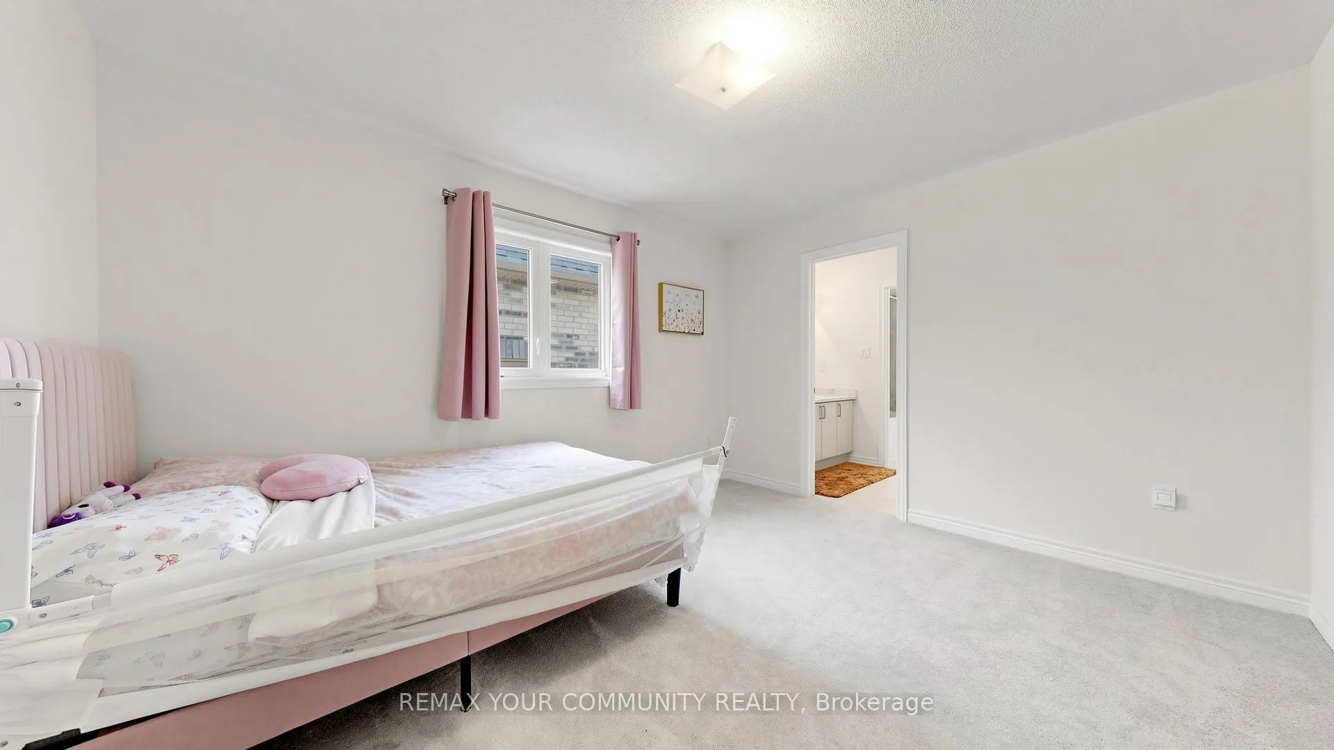 32 Baycroft Boulevard