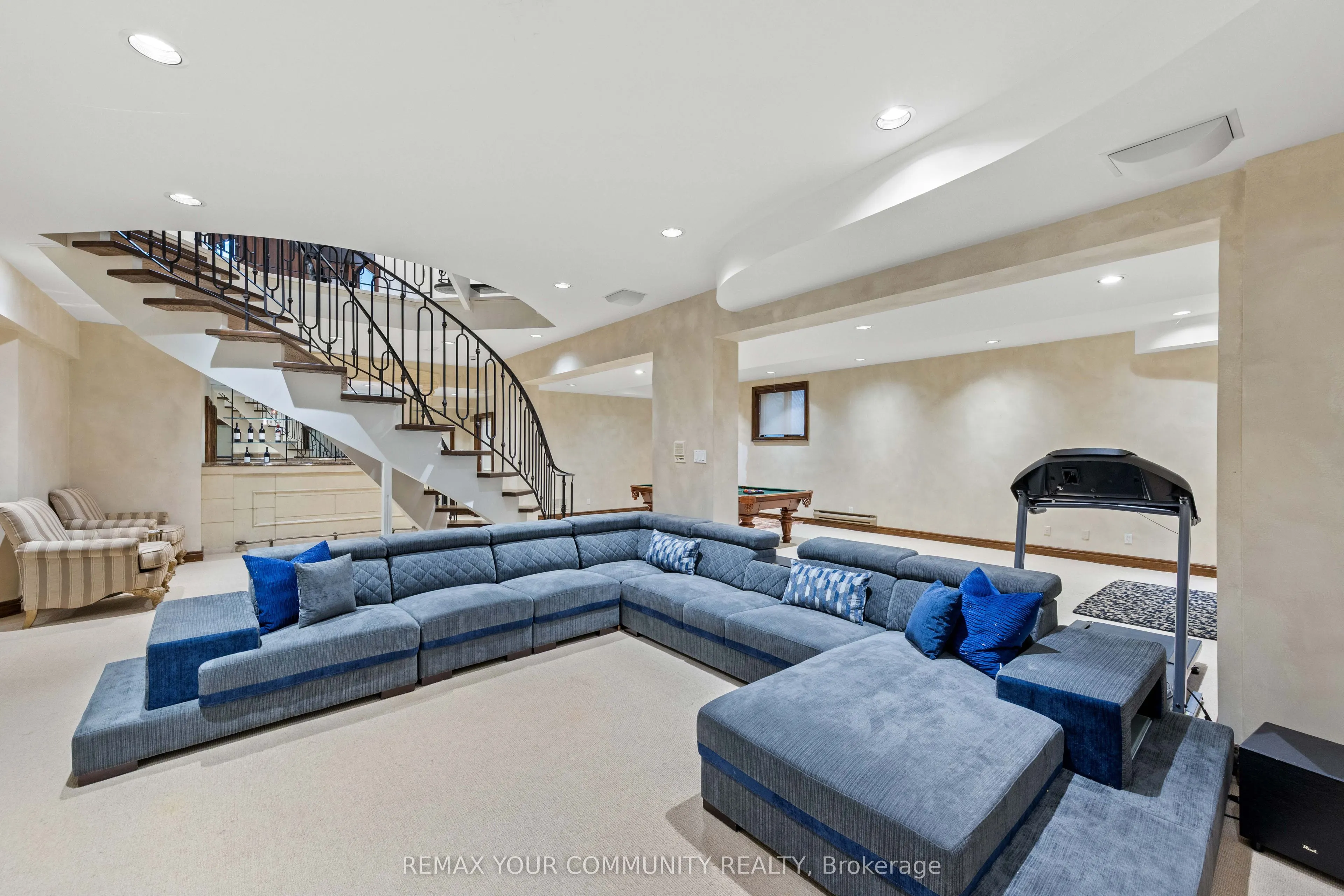 75 Arnold Avenue