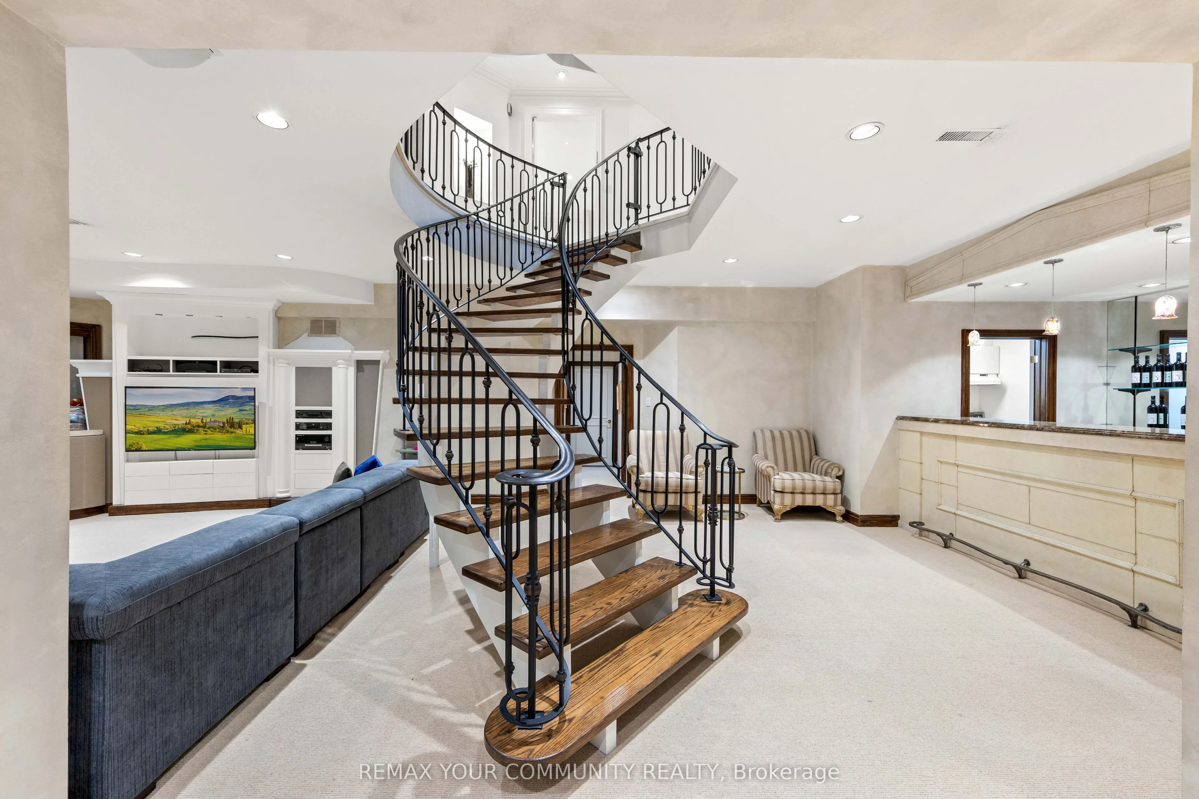 75 Arnold Avenue