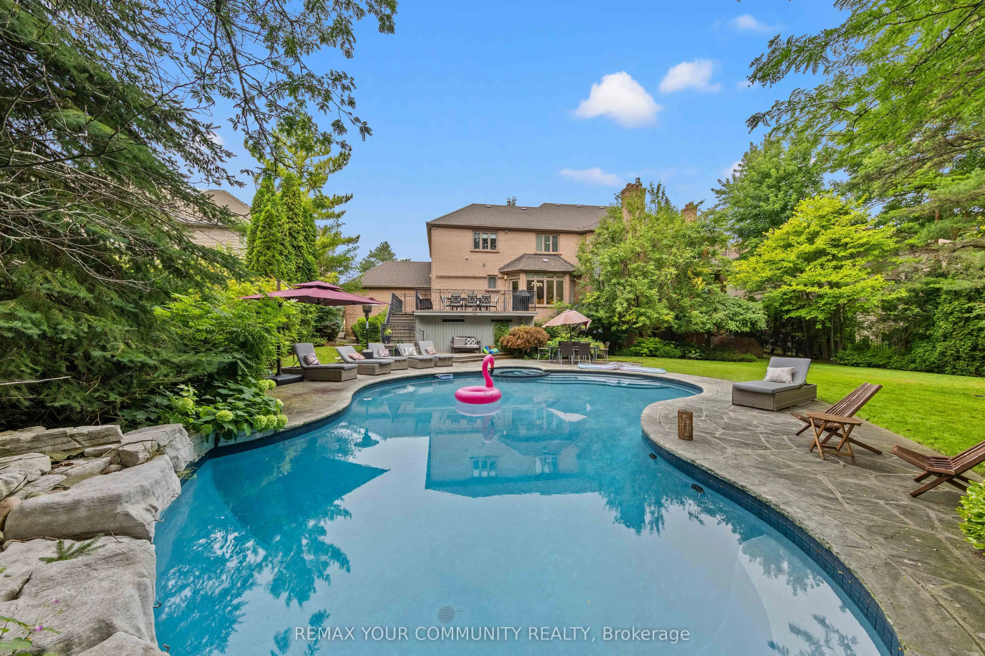 75 Arnold Avenue
