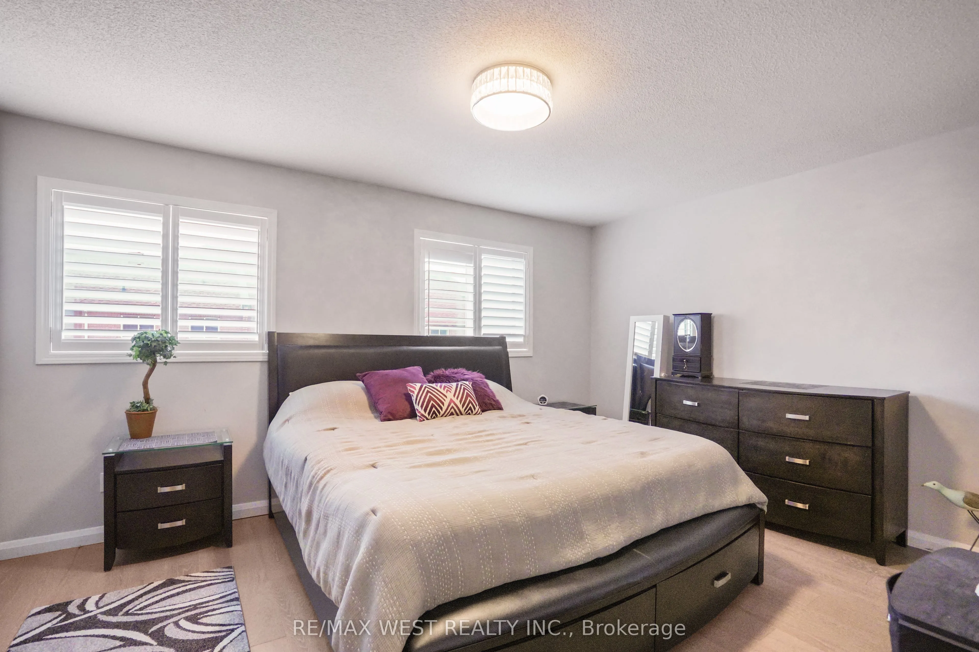 8 Jensen Court