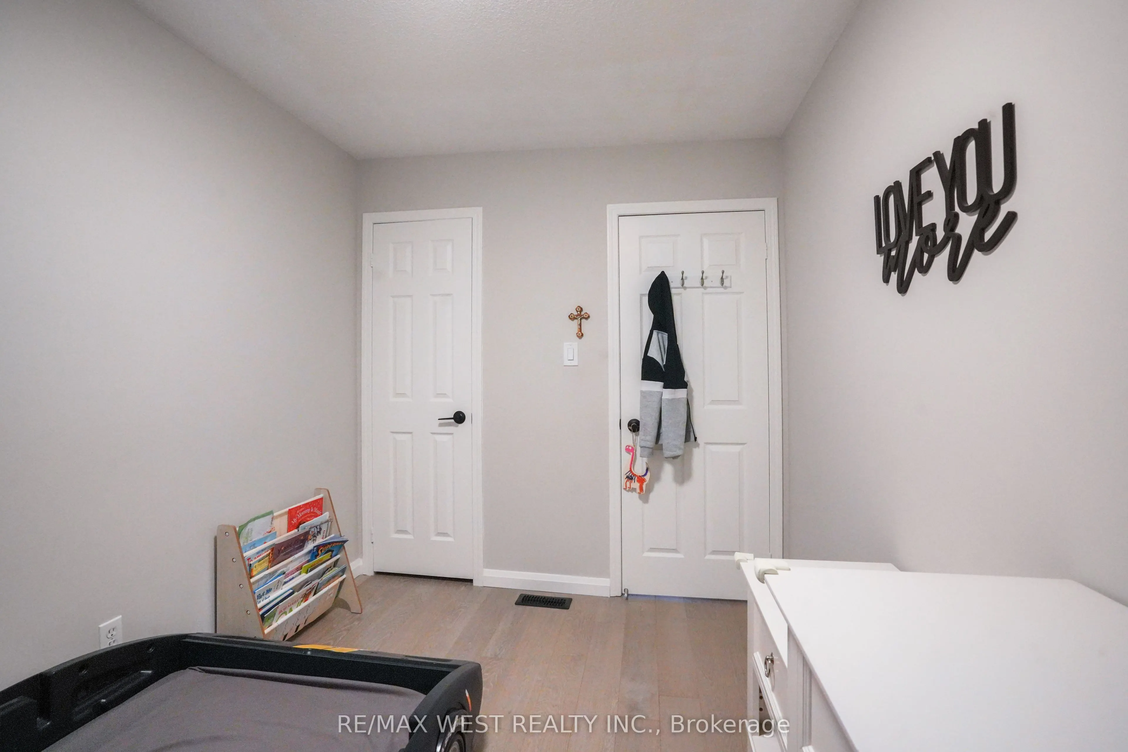 8 Jensen Court