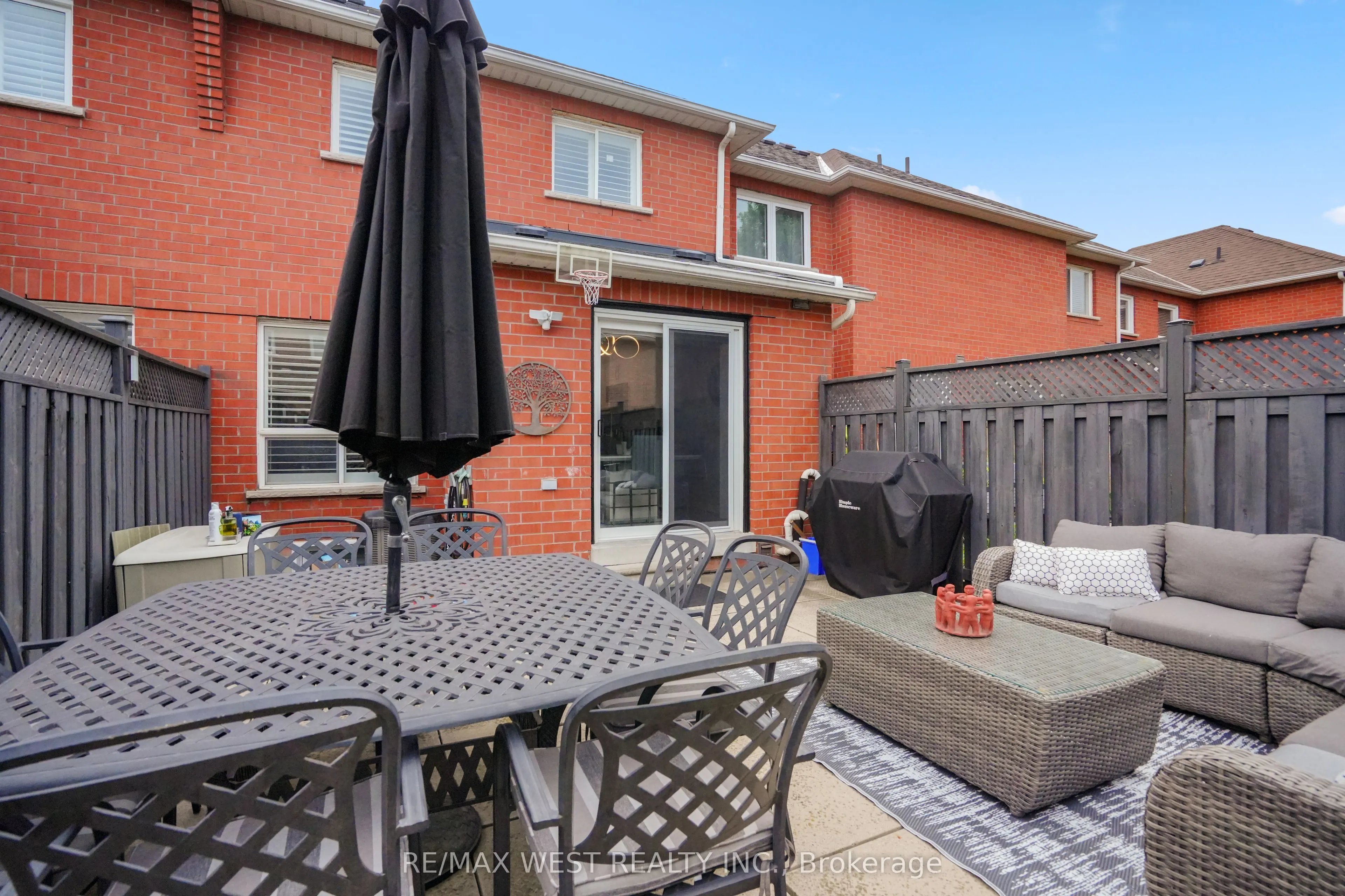 8 Jensen Court