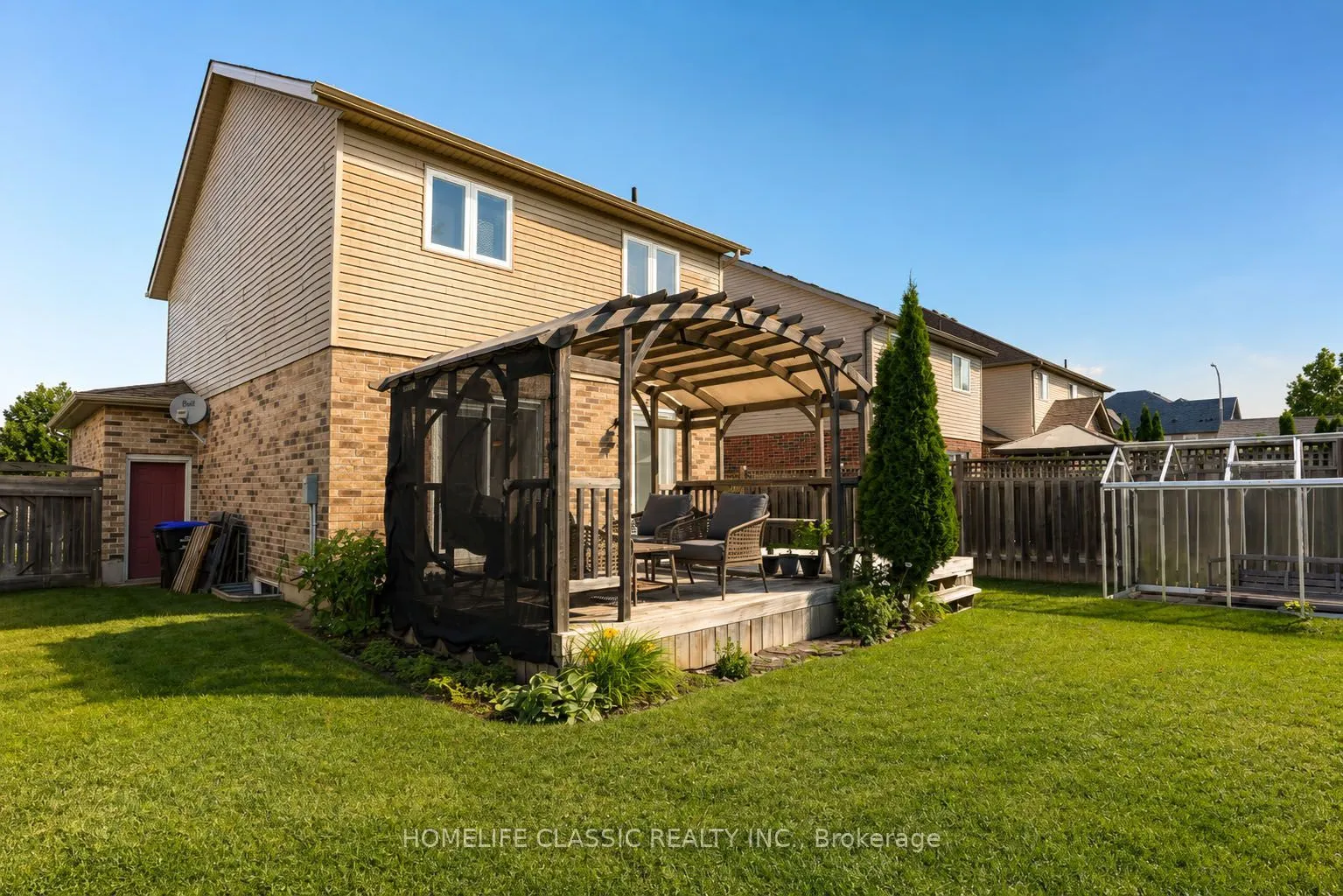 5 IRWIN Crescent