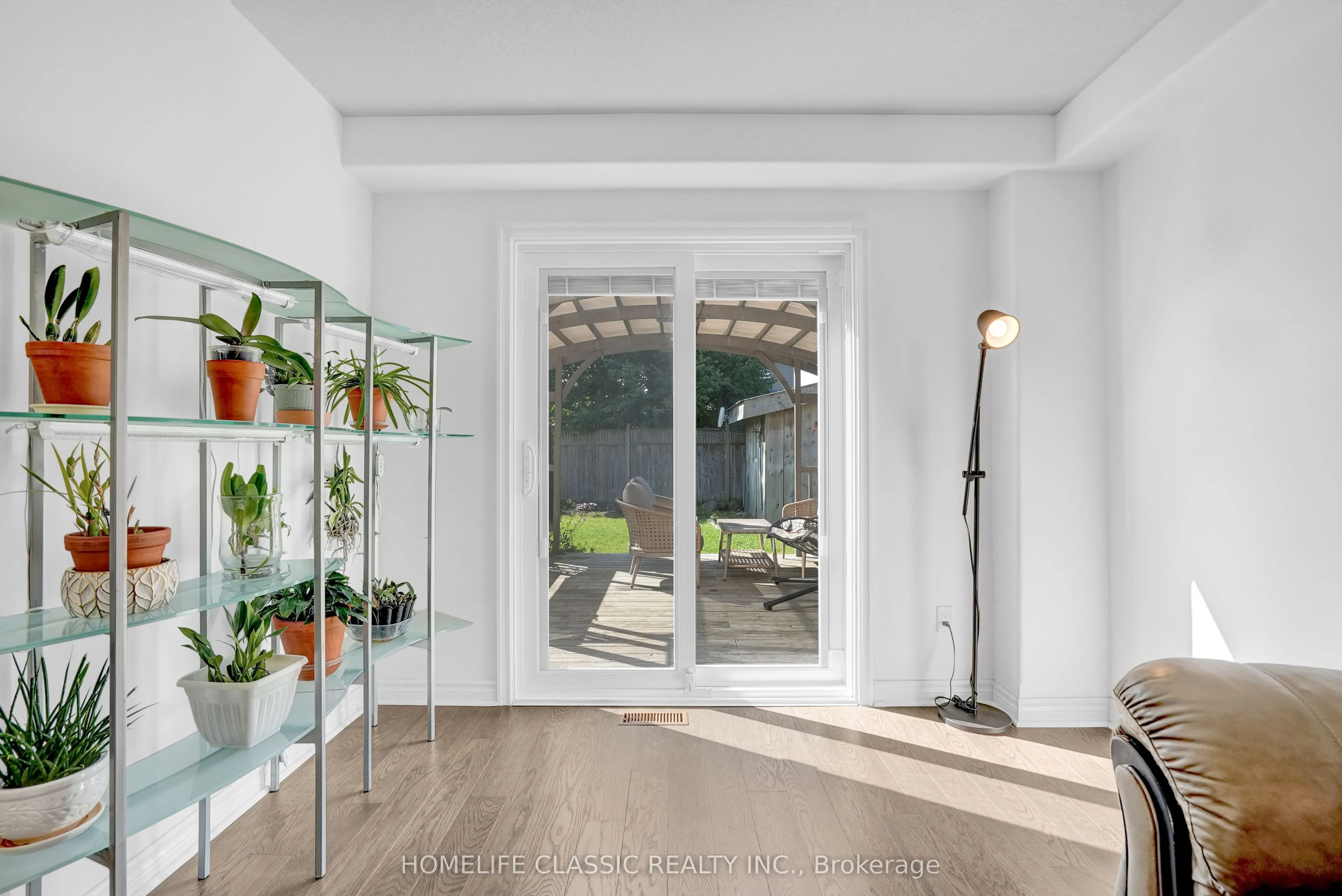 5 IRWIN Crescent