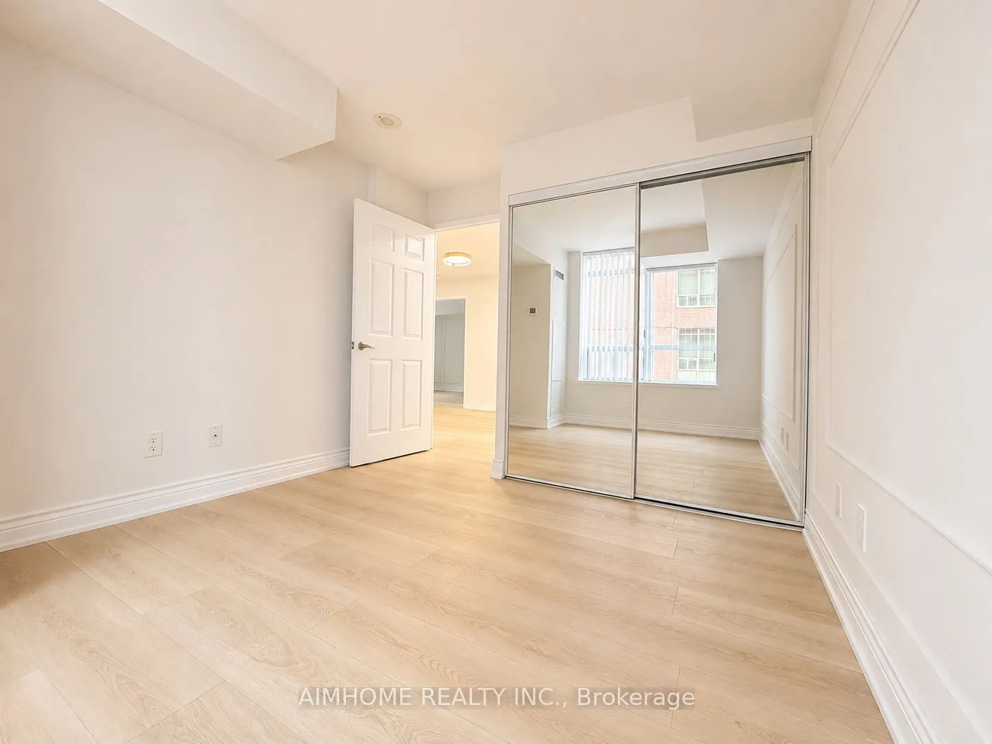 75 King William Crescent #804