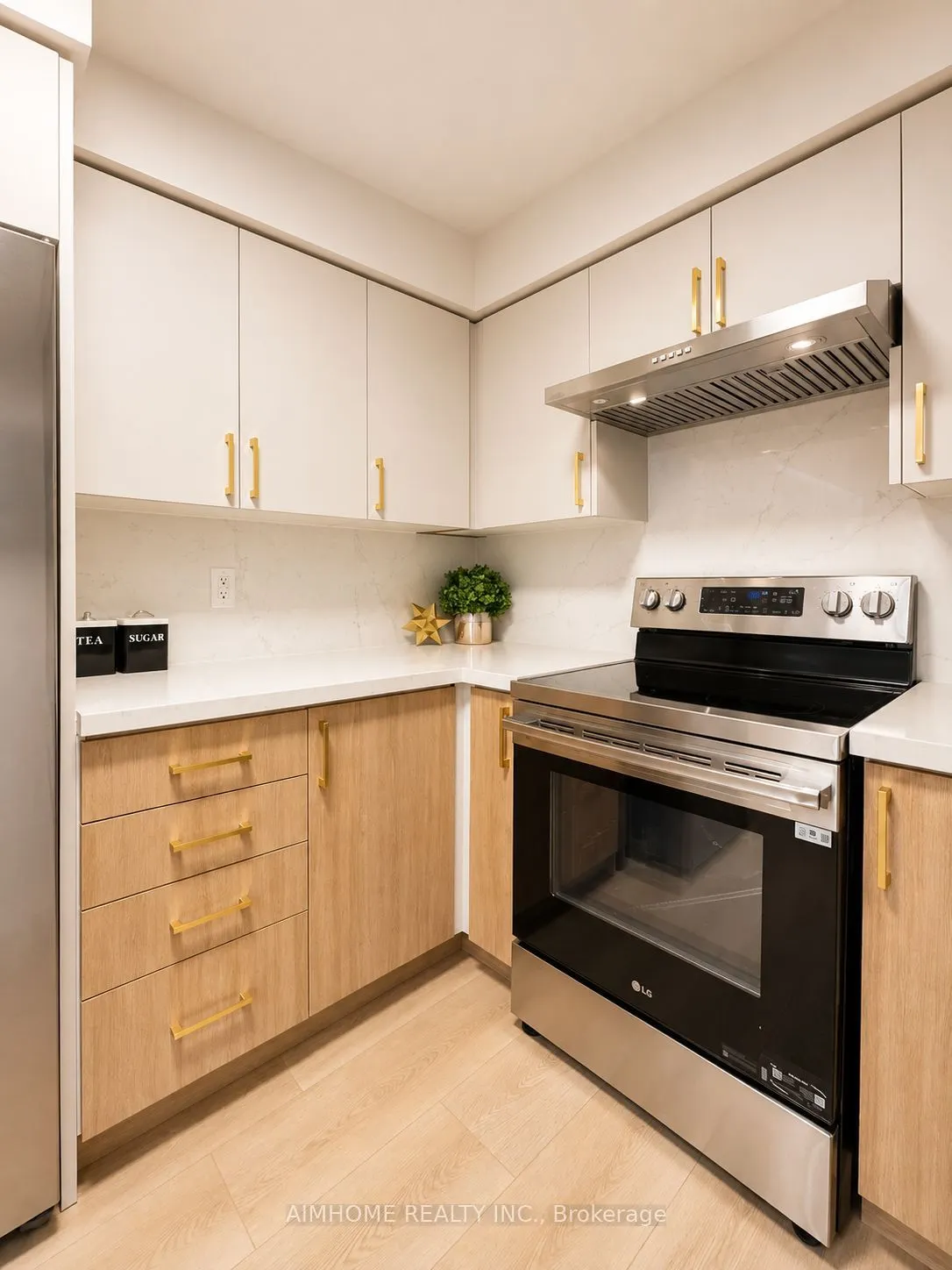 75 King William Crescent #804