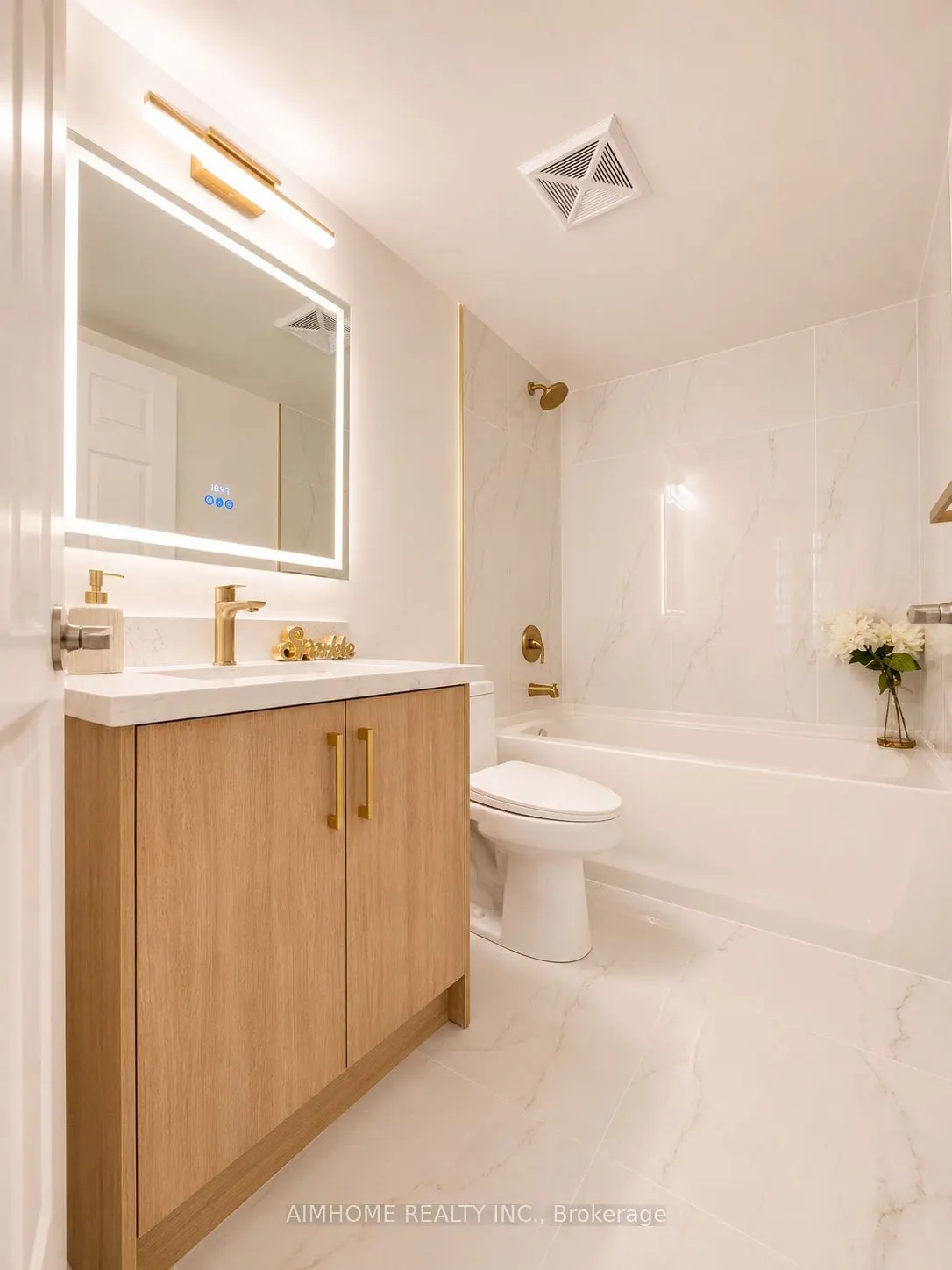 75 King William Crescent #804