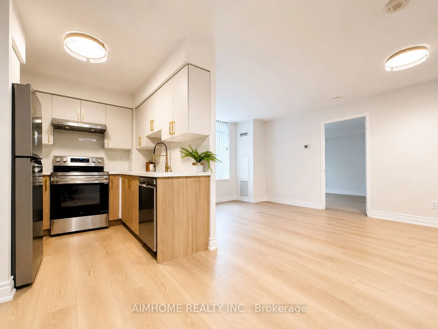 75 King William Crescent #804