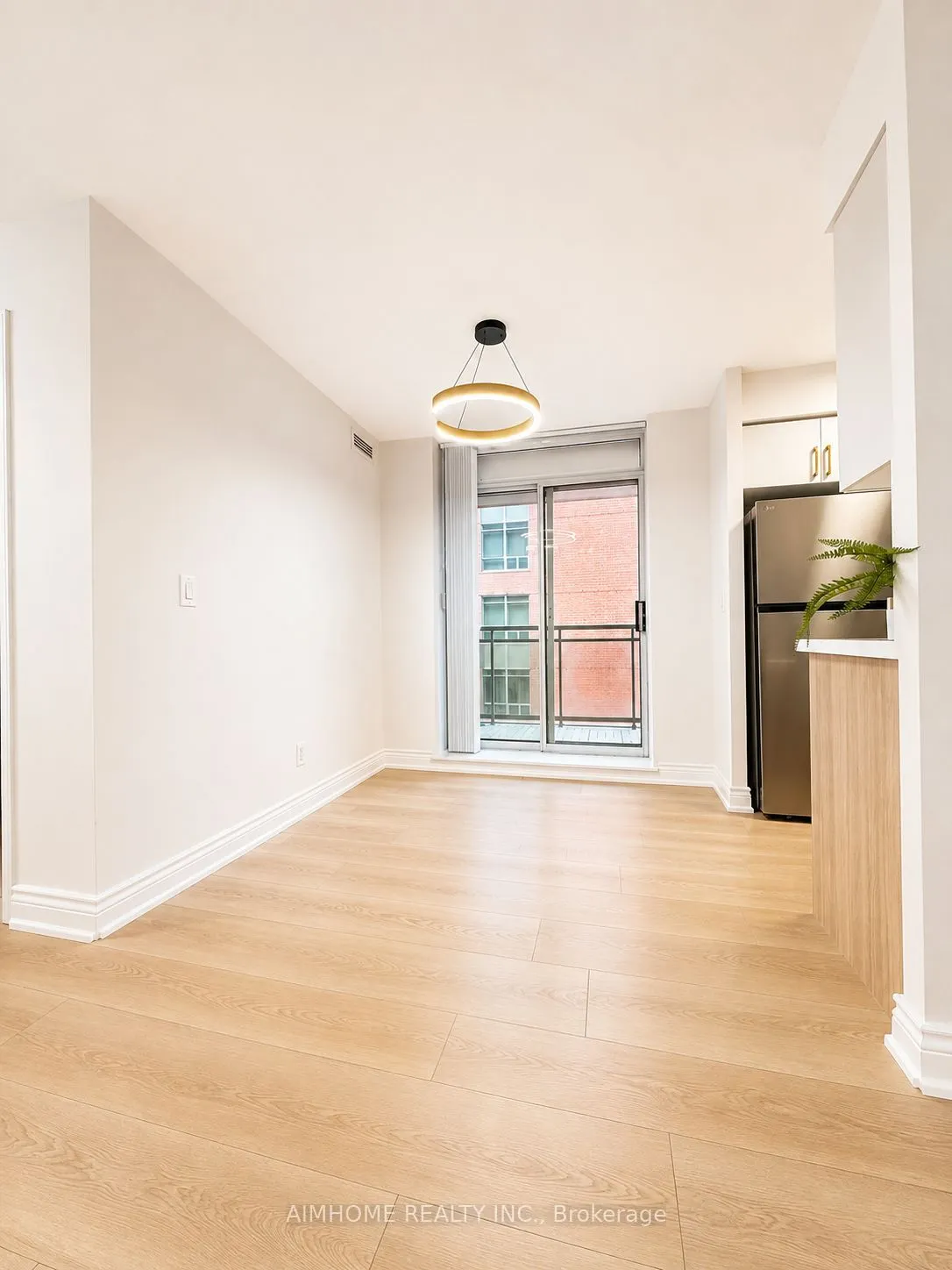 75 King William Crescent #804