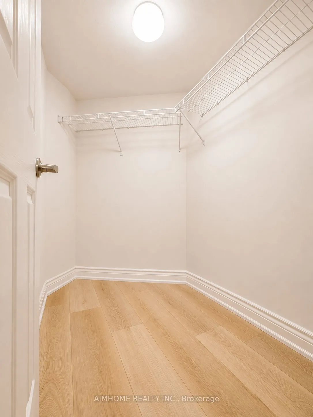 75 King William Crescent #804