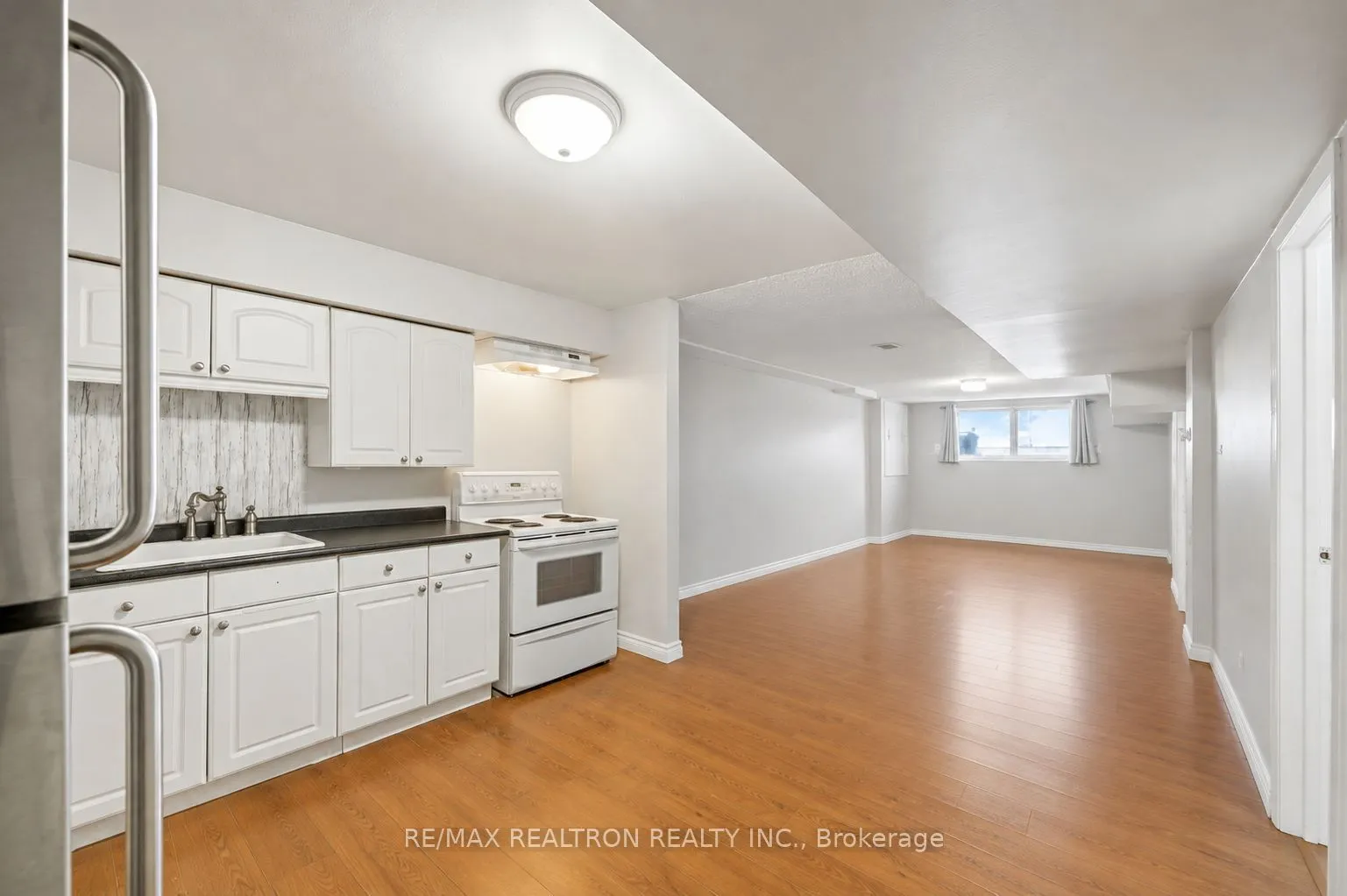 414 The Queensway Road S