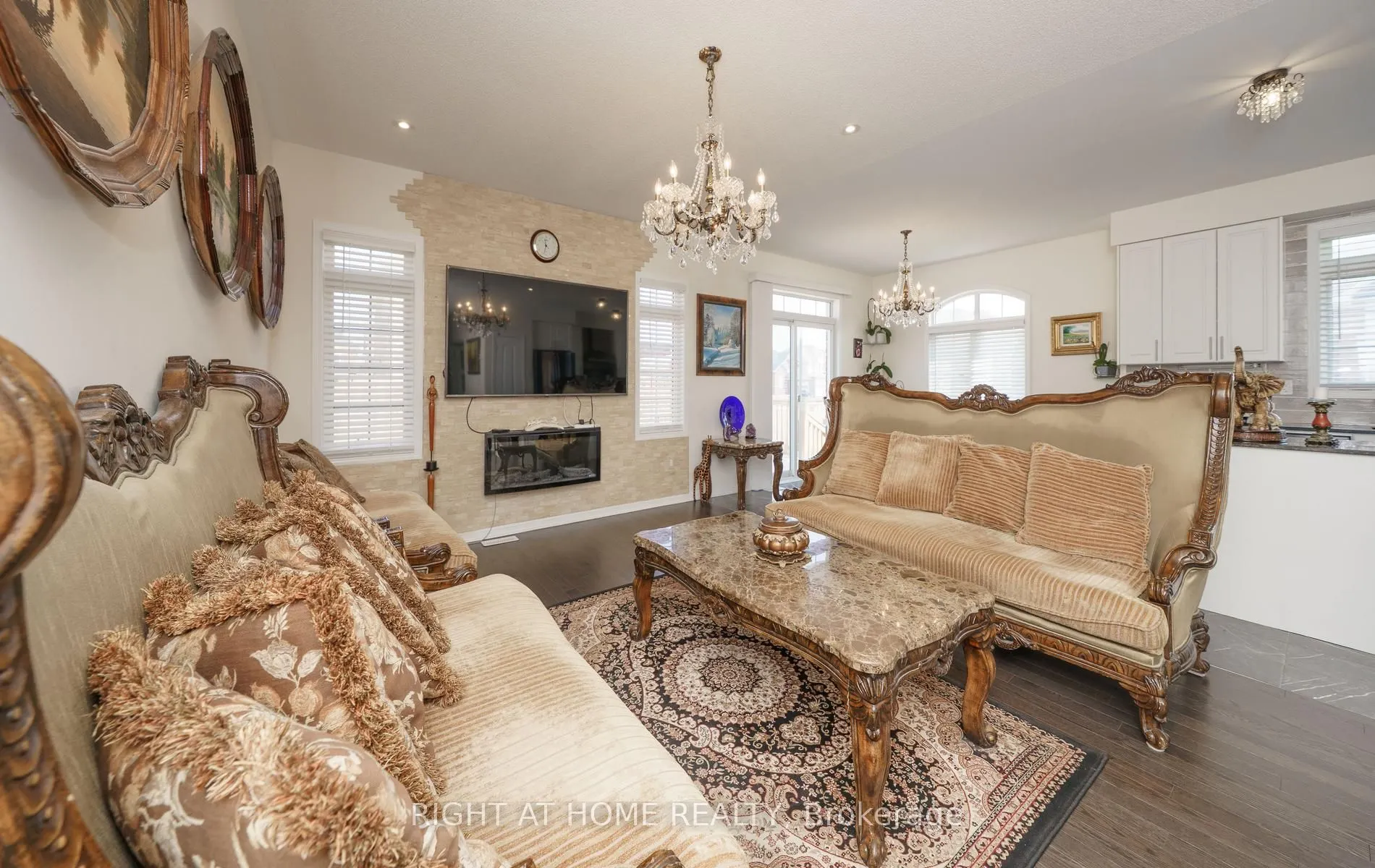 2 Cliff Thompson Court