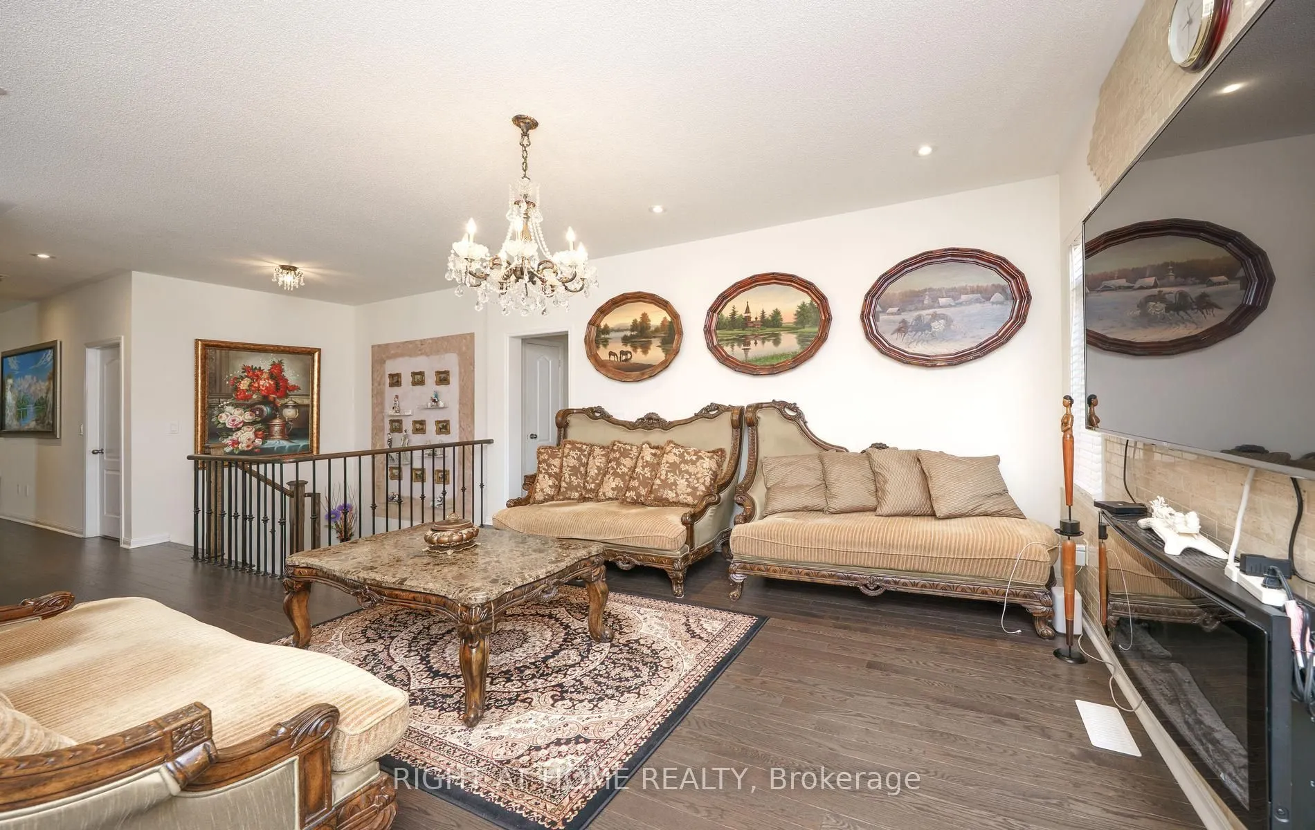 2 Cliff Thompson Court