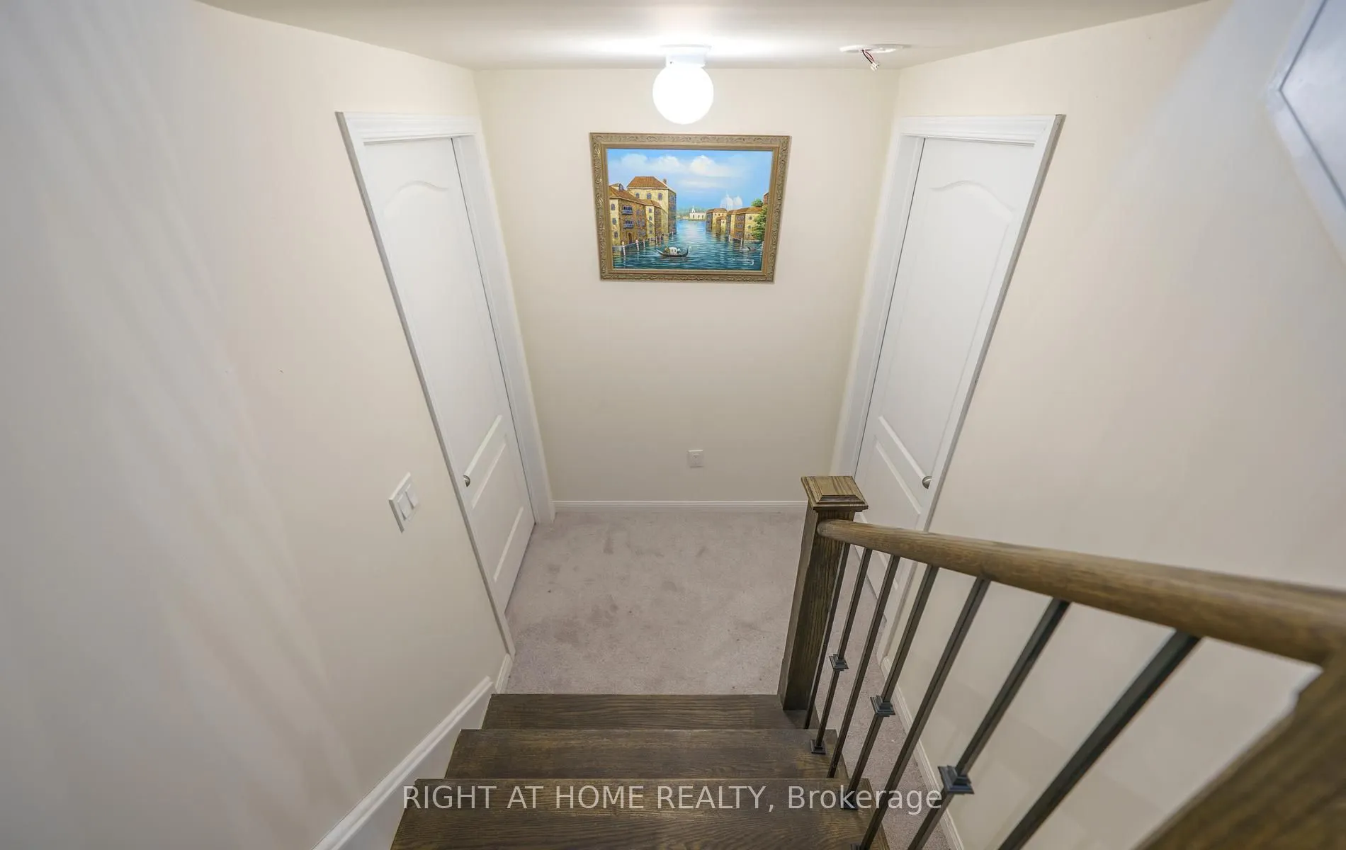 2 Cliff Thompson Court