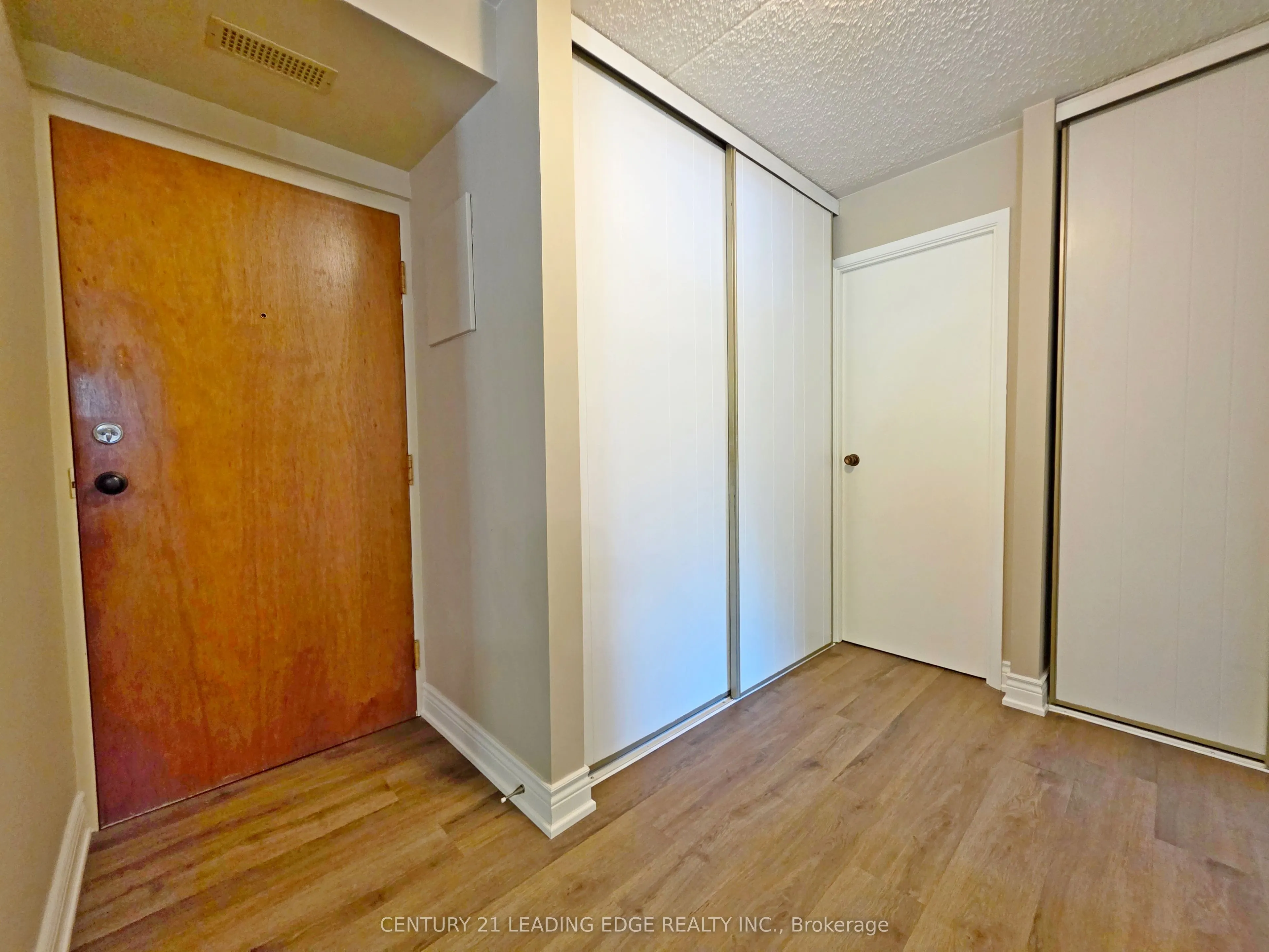 74 The Queensway S #206