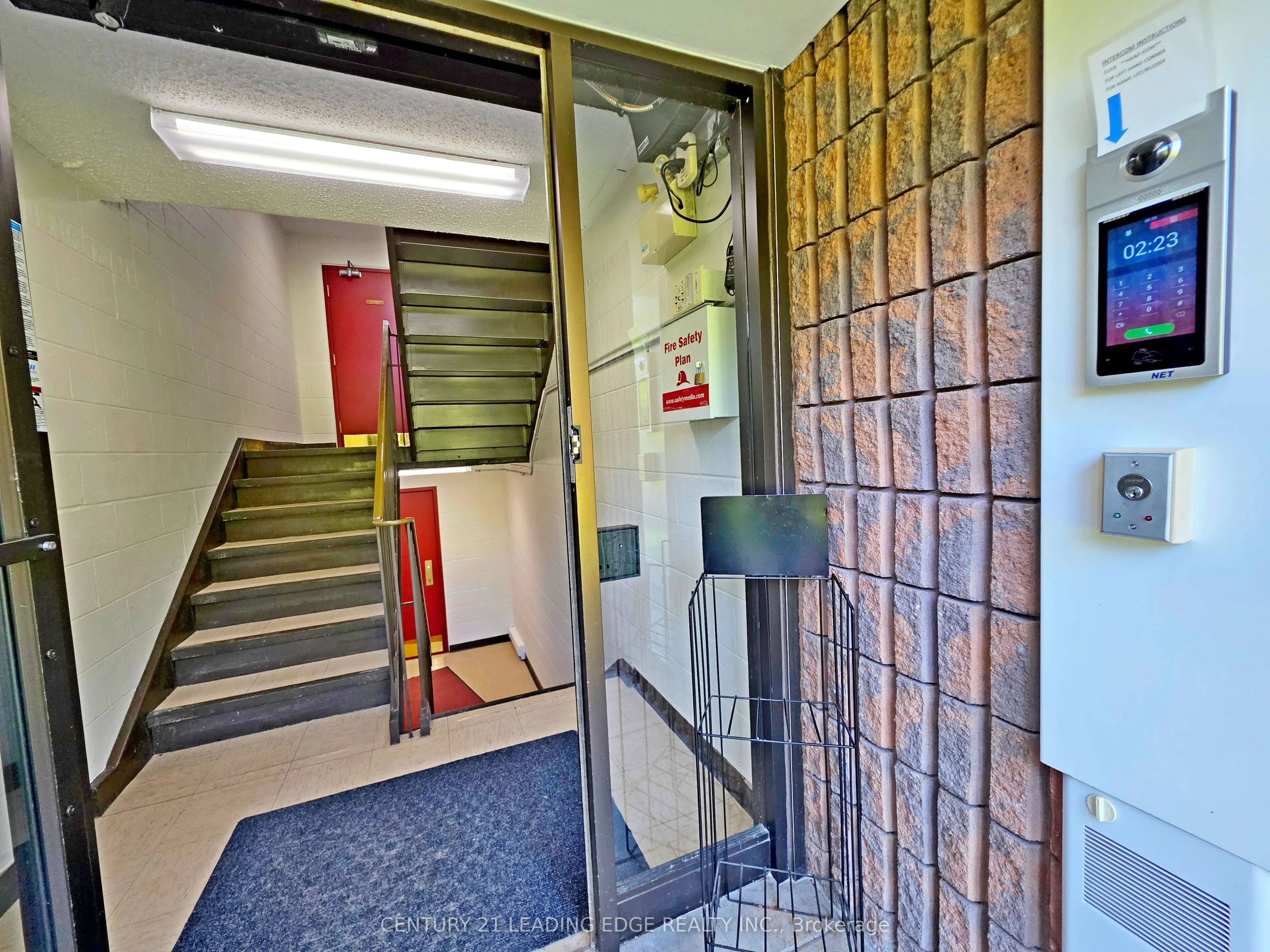 74 The Queensway S #206