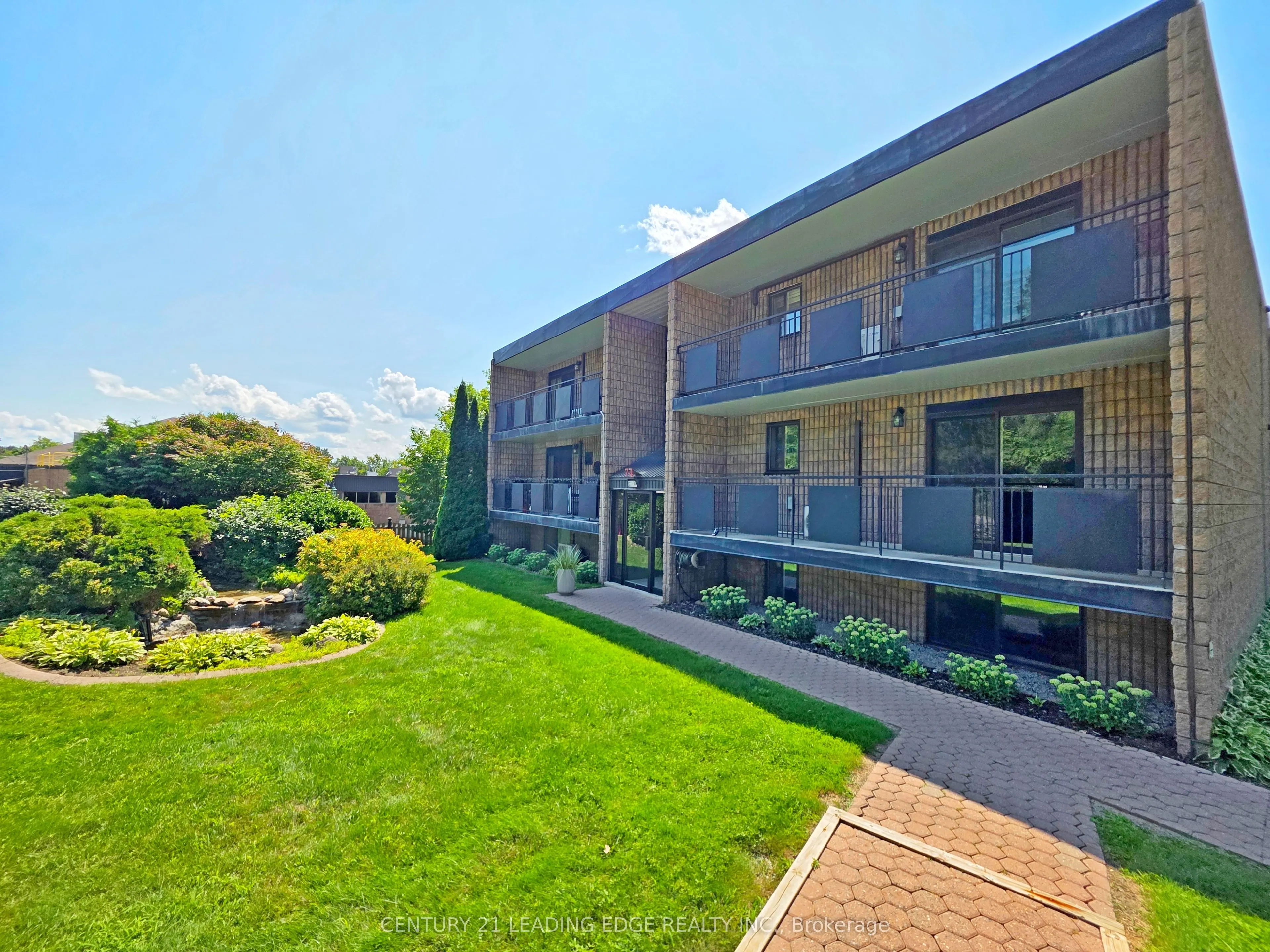 74 The Queensway S #206