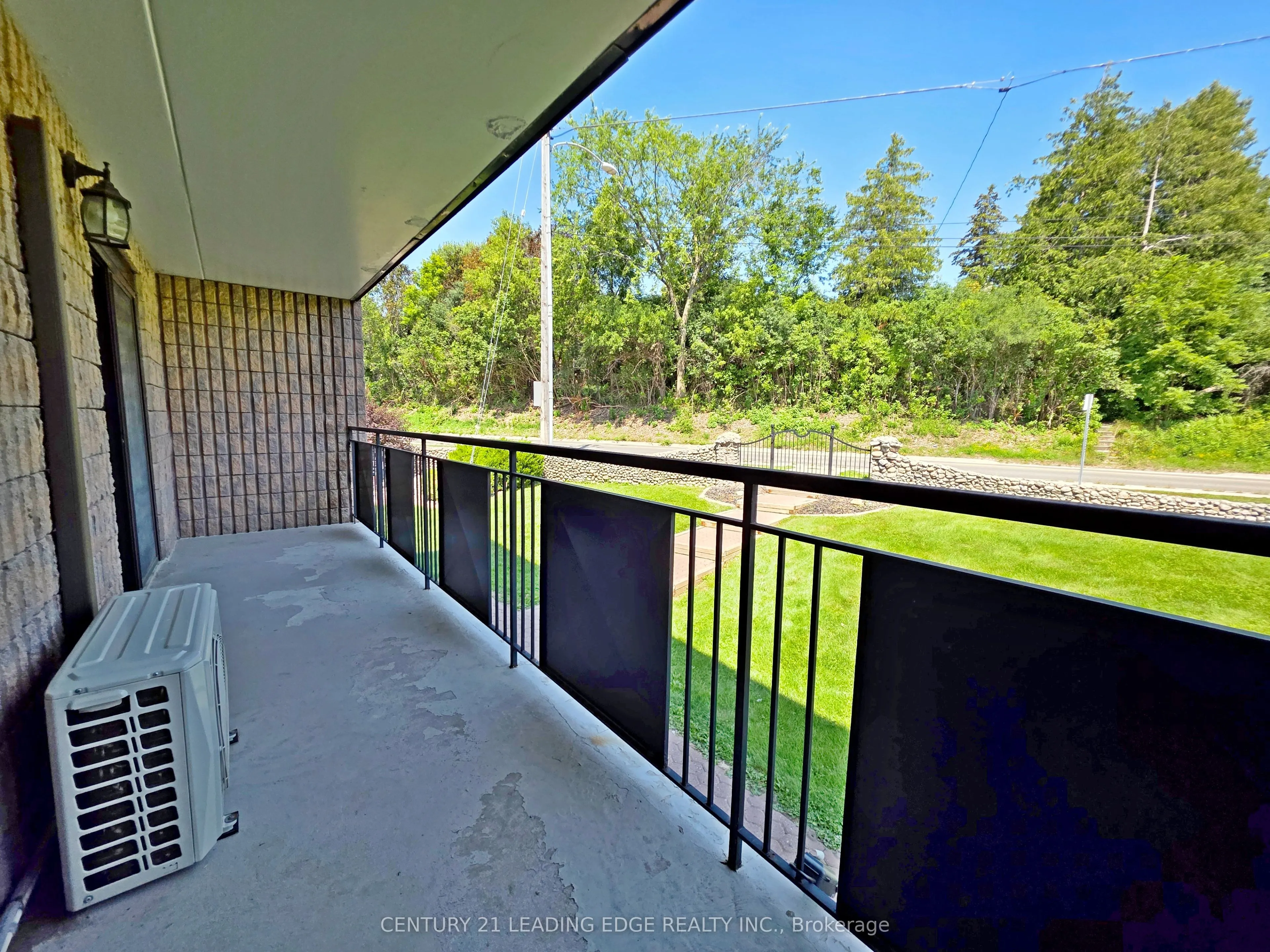 74 The Queensway S #206