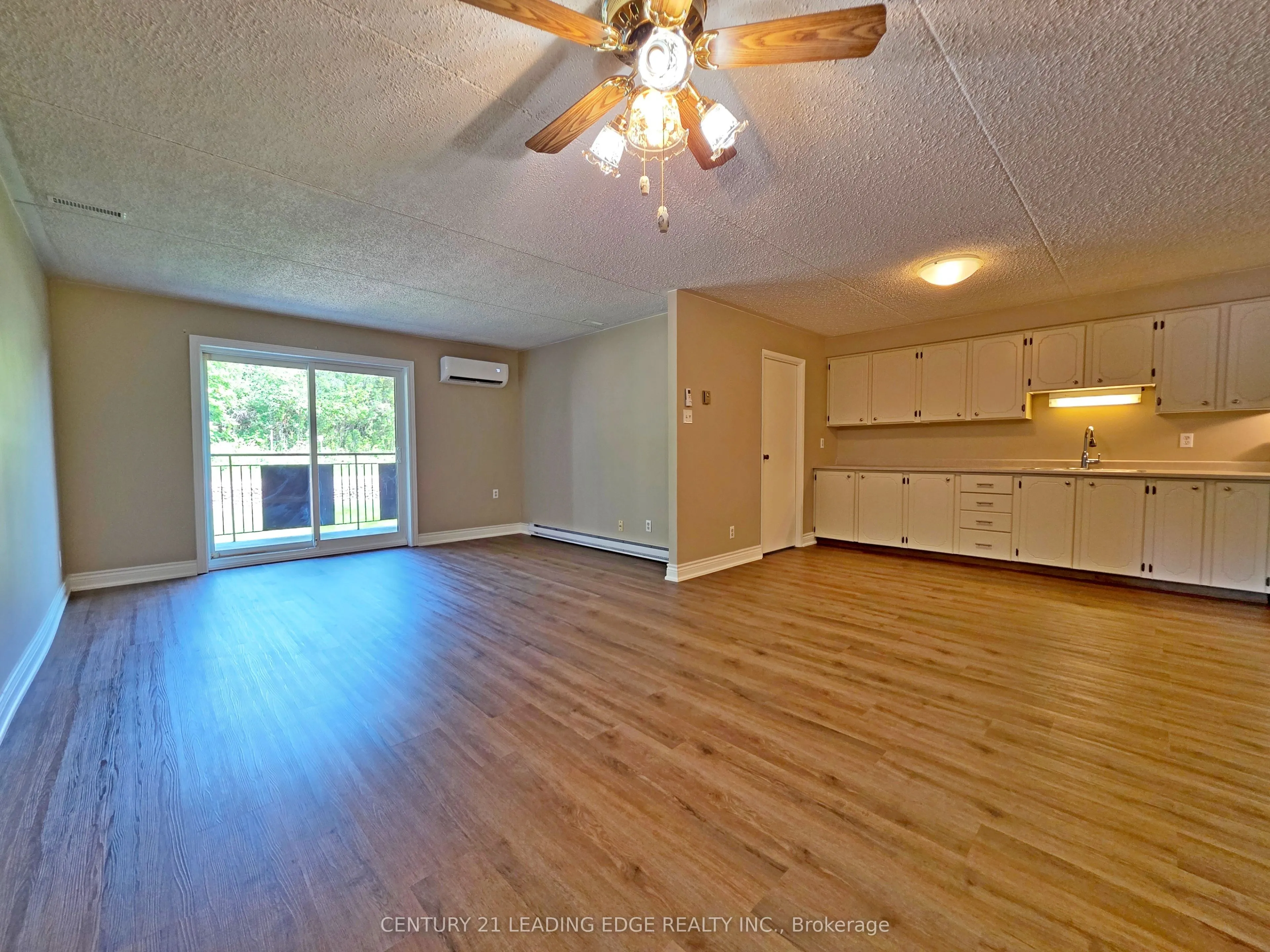 74 The Queensway S #206