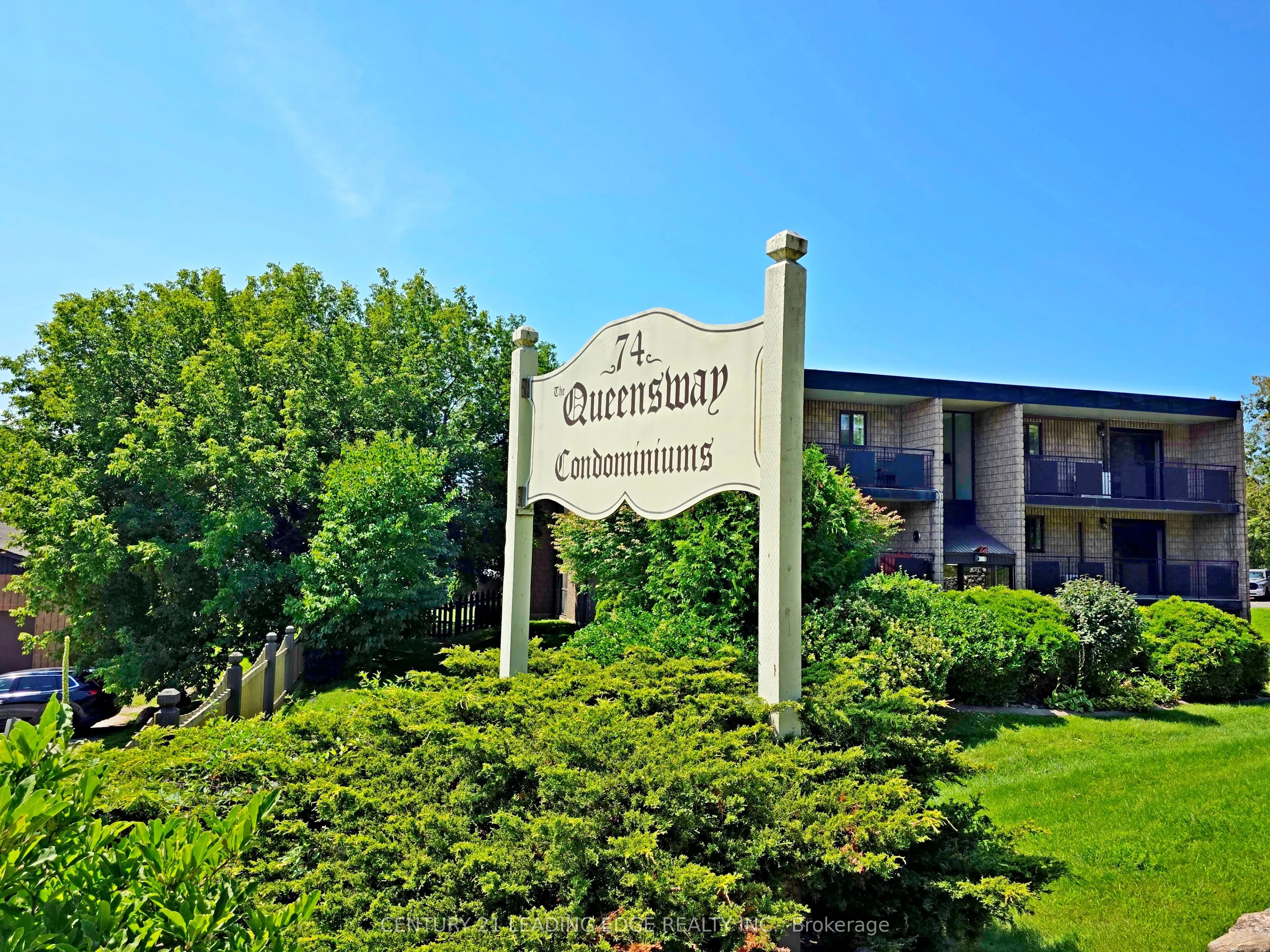 74 The Queensway S #206