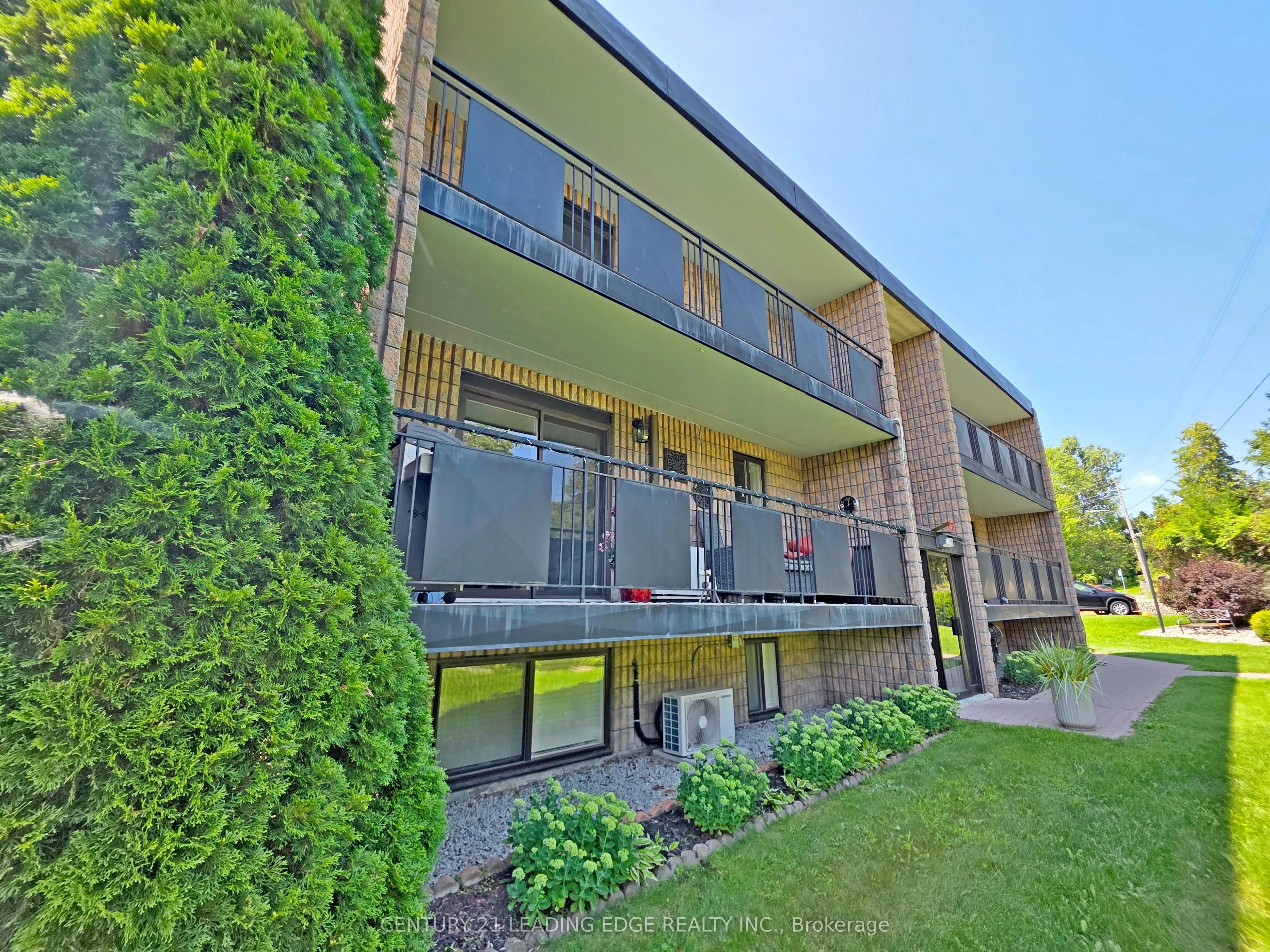 74 The Queensway S #206