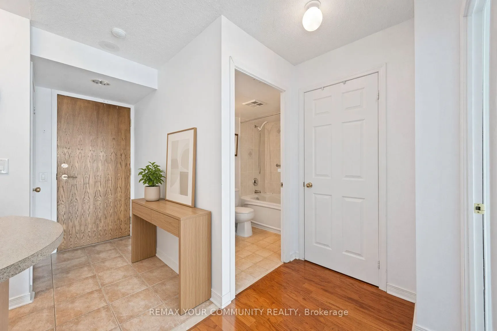 23 Oneida Crescent #909