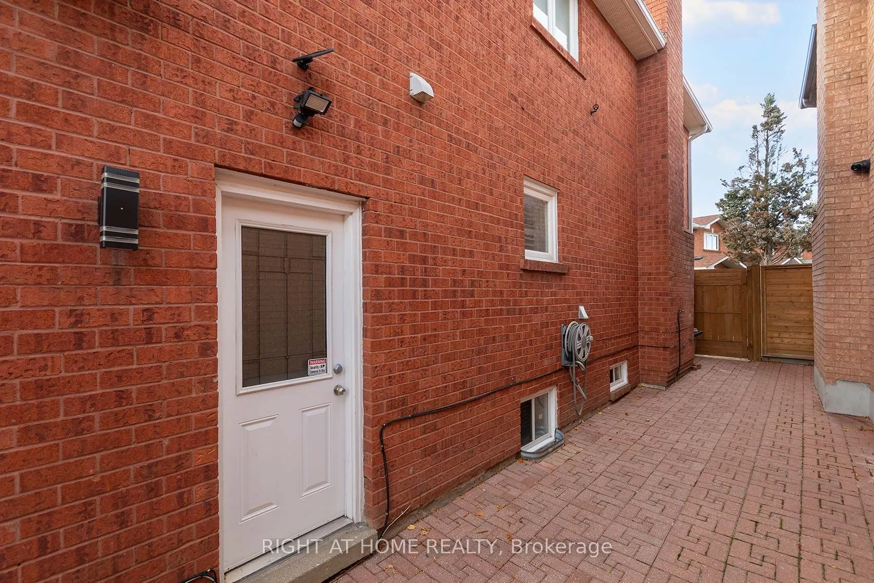 70 Bellona Street
