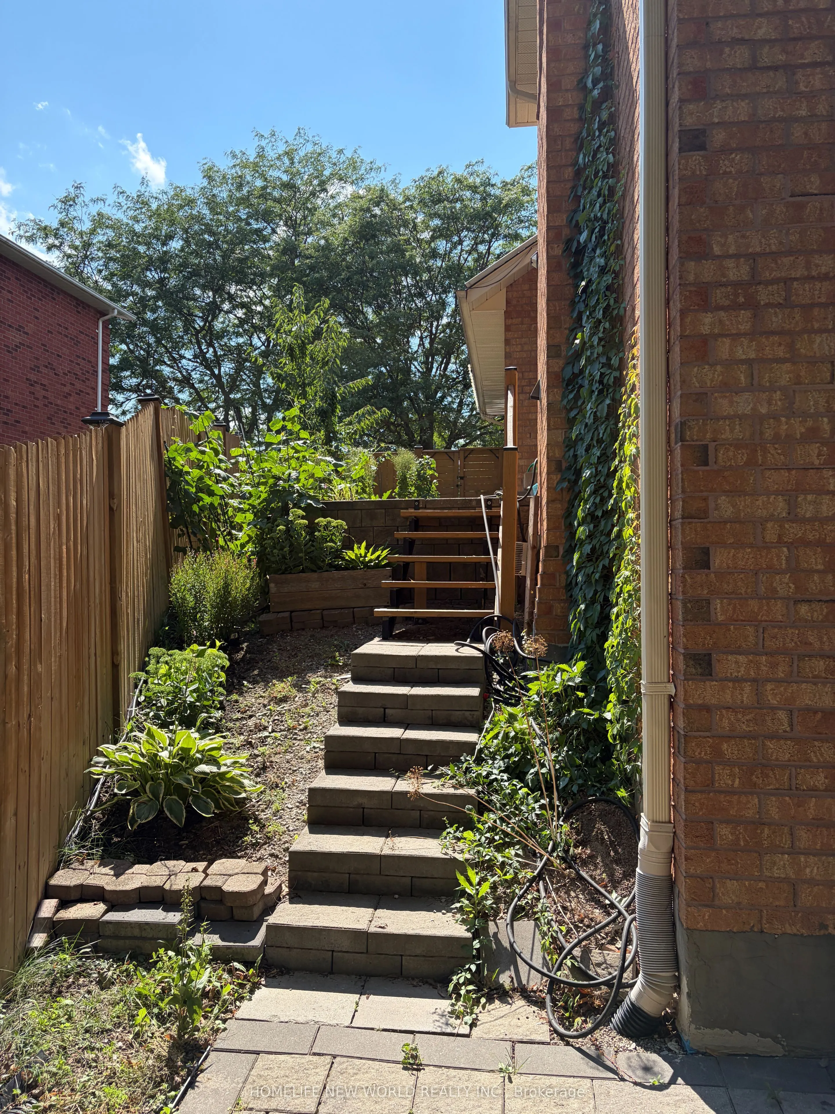 23 Lacey Court