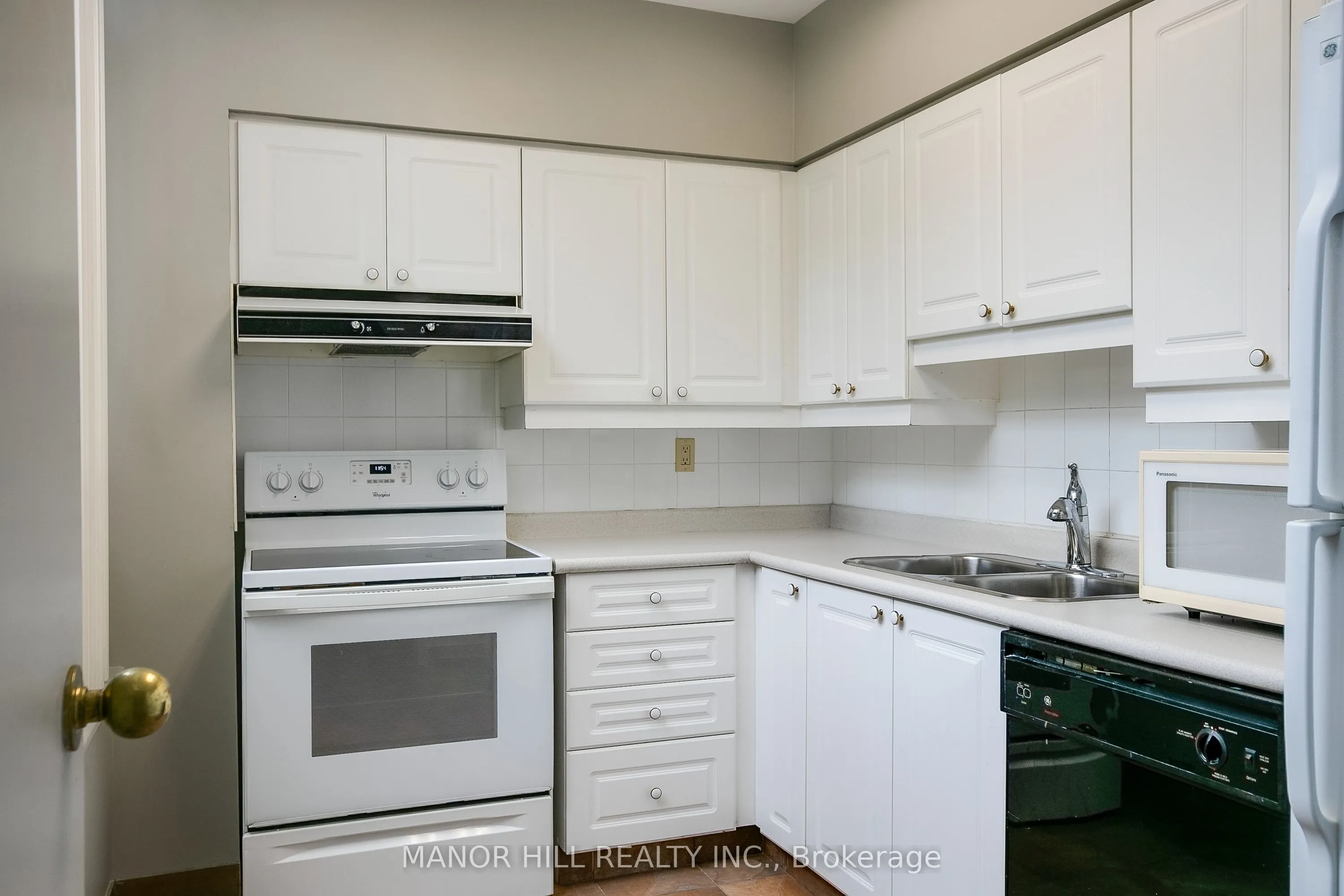 11 Townsgate Drive #814