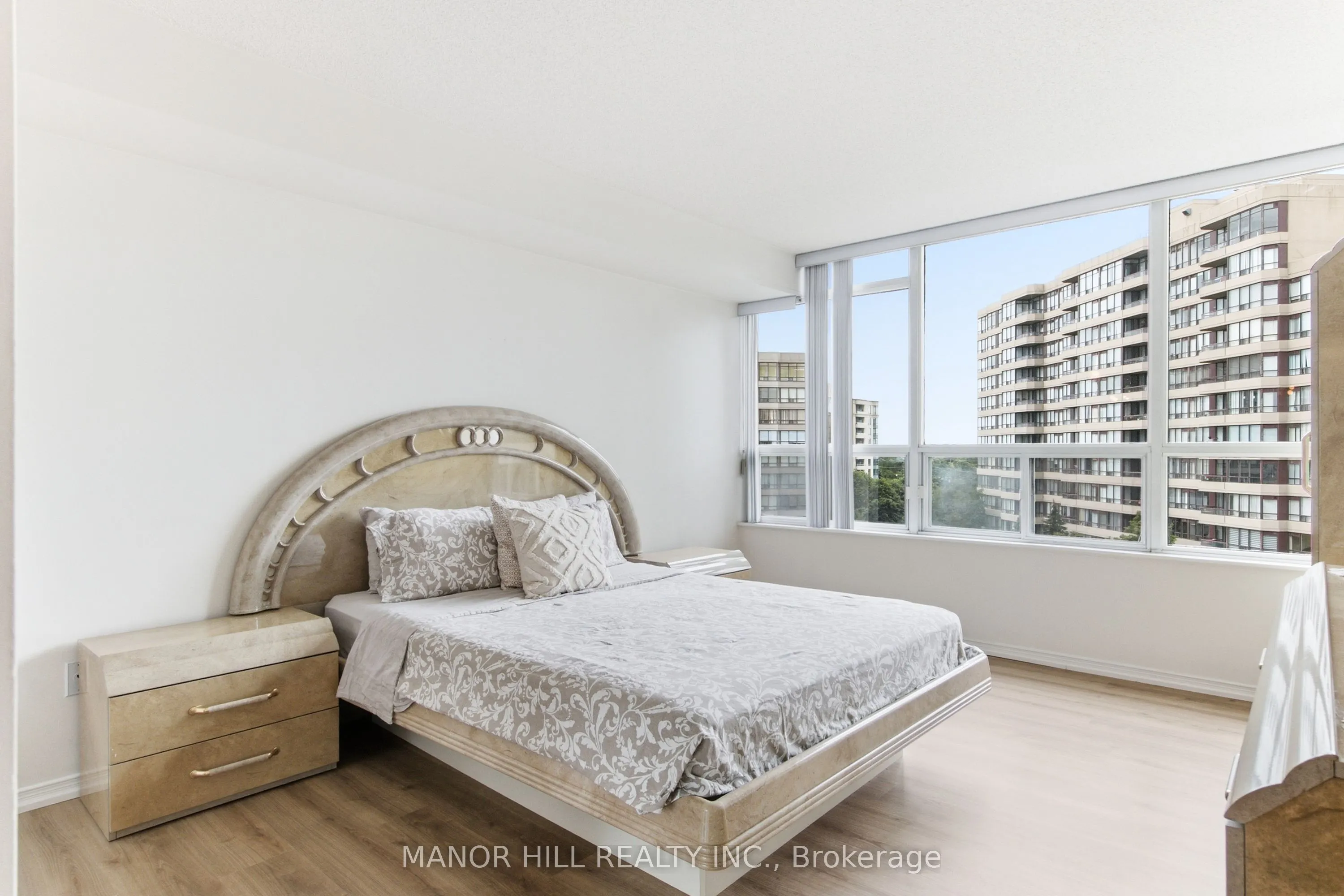 11 Townsgate Drive #814