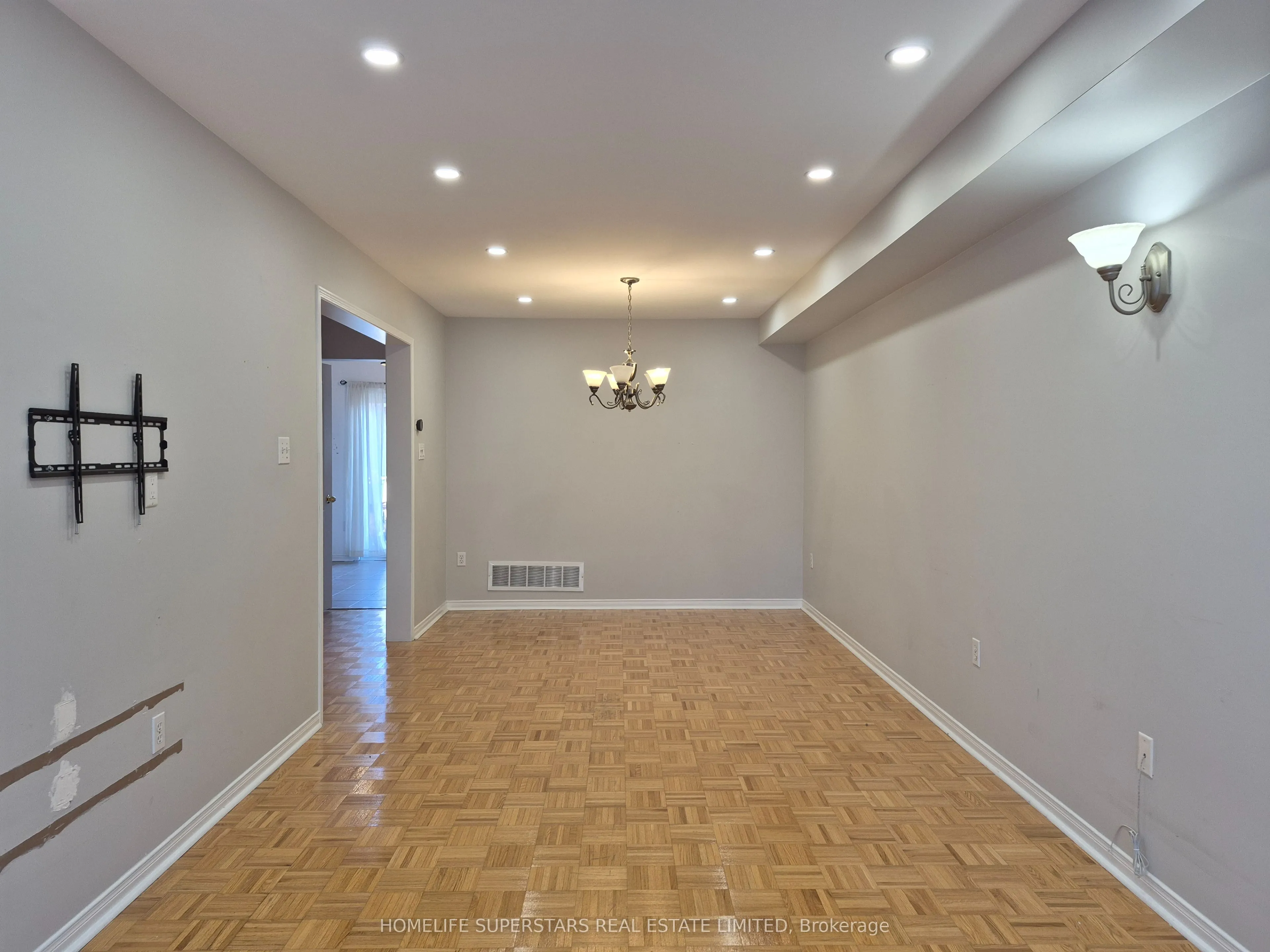 19 Foxchase Avenue #46